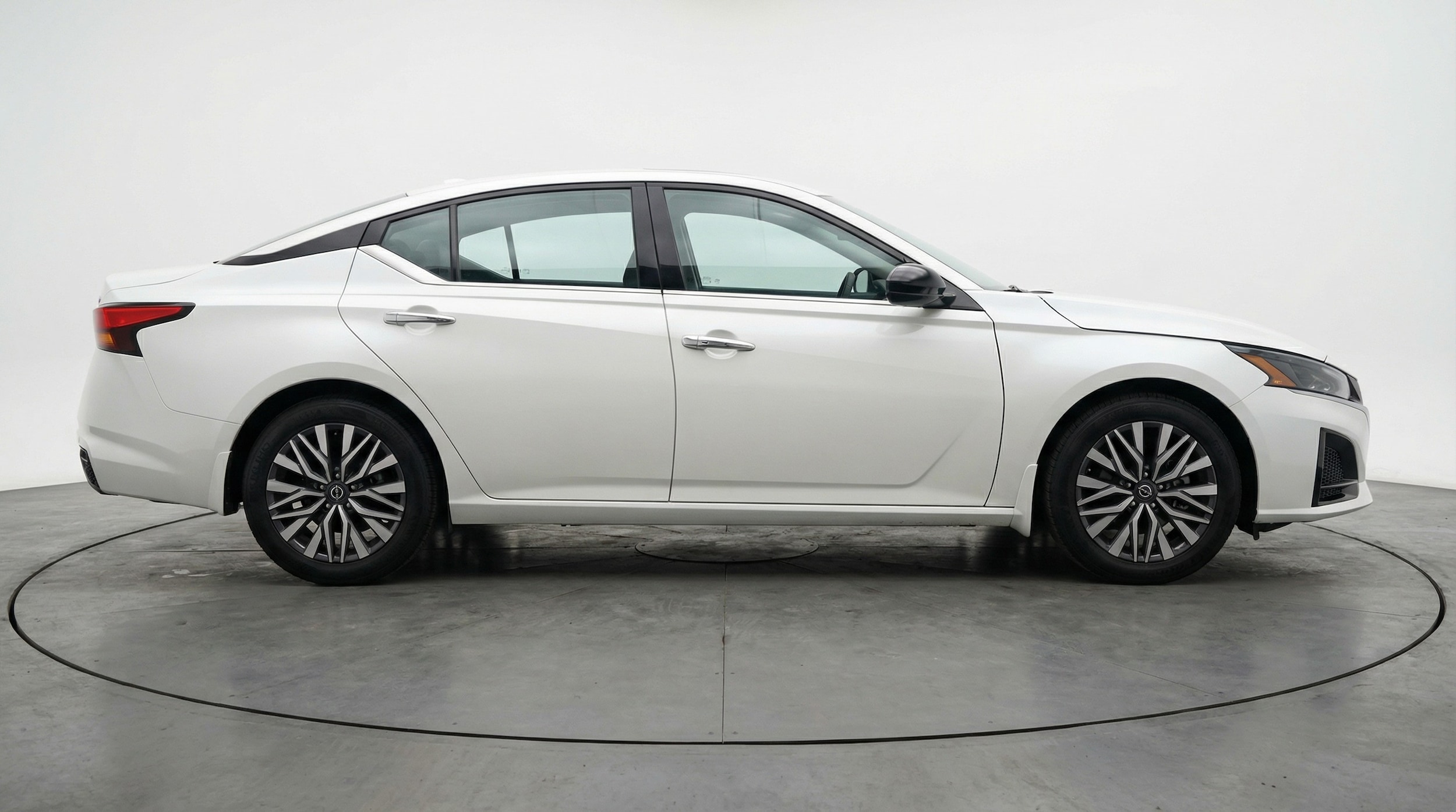 Thumbnail: 2025 Nissan Altima - 8