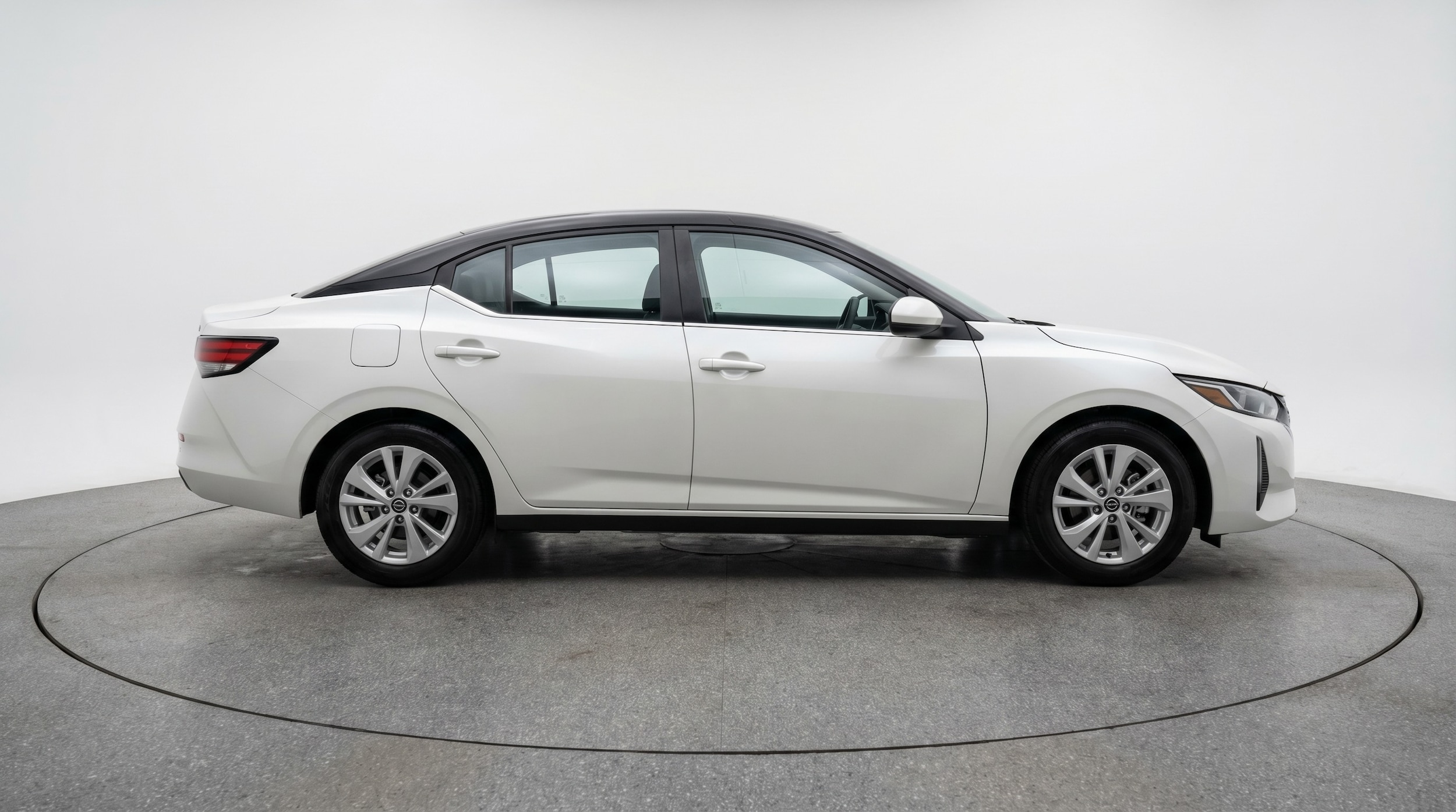 Thumbnail: 2025 Nissan Sentra - 8