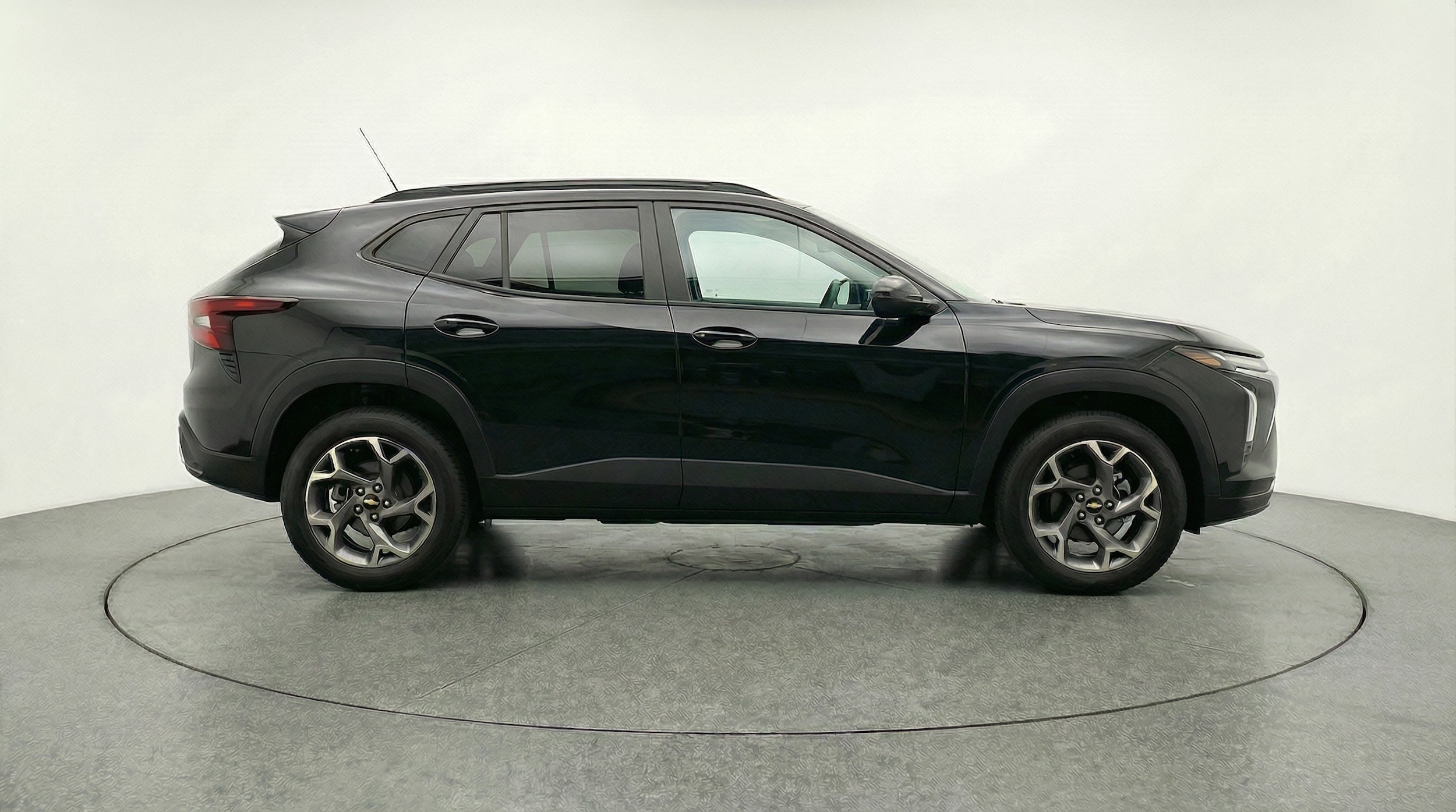 Thumbnail: 2025 Chevrolet Trax - 8