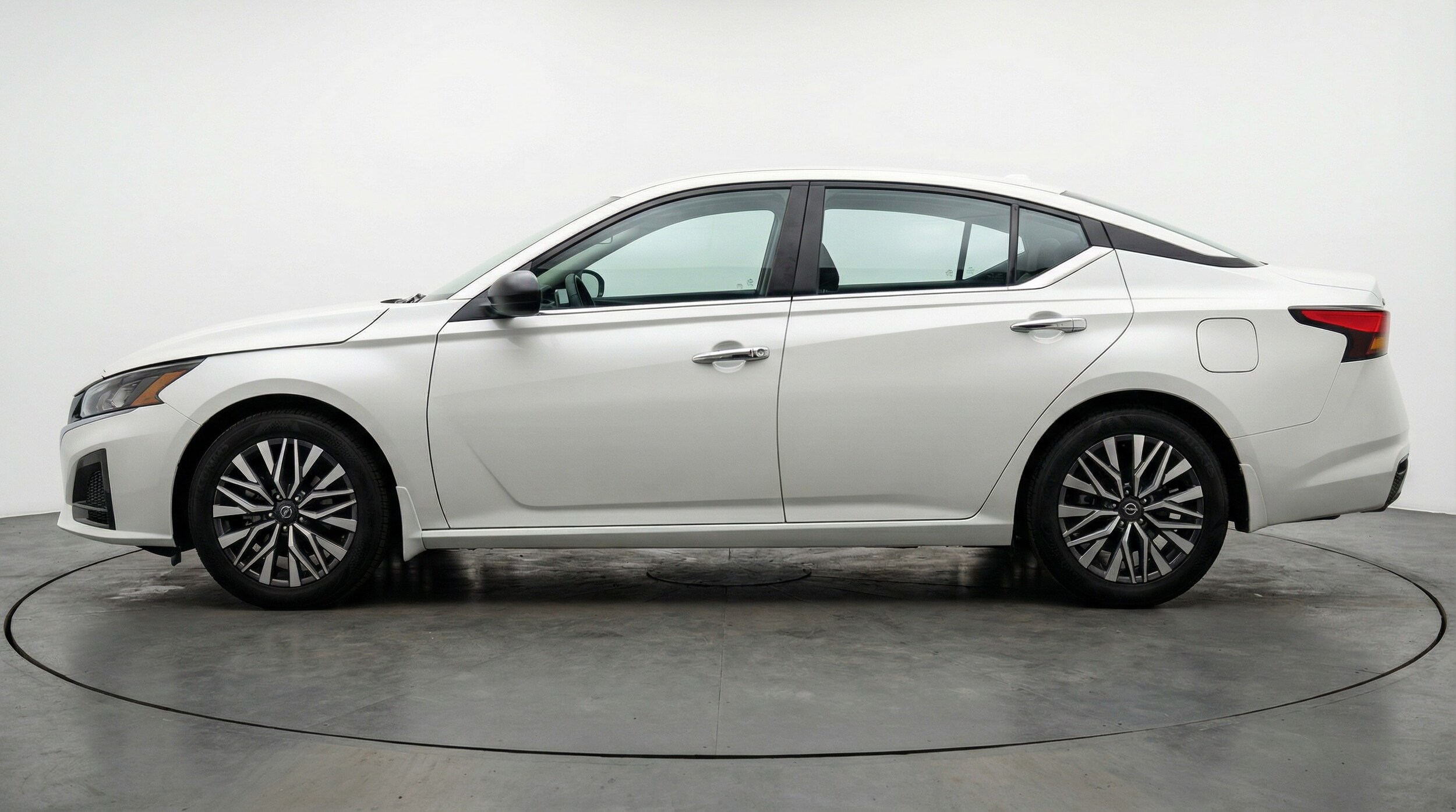 Thumbnail: 2025 Nissan Altima - 4