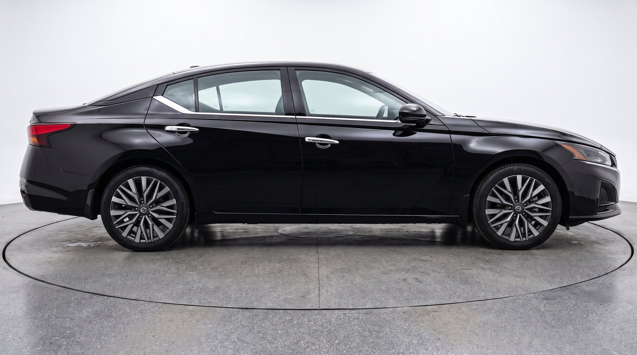 Thumbnail: 2025 Nissan Altima - 10
