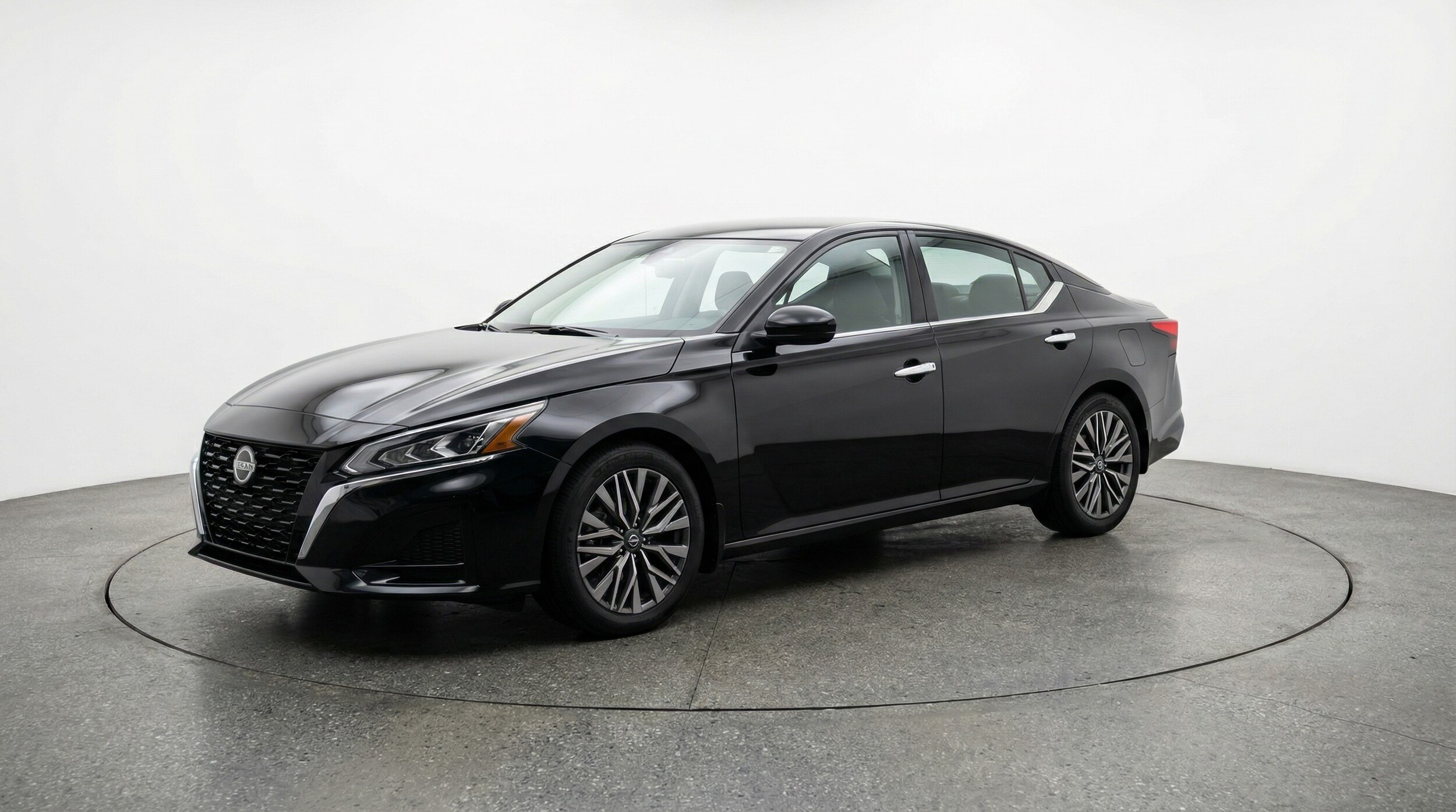 Thumbnail: 2025 Nissan Altima - 3