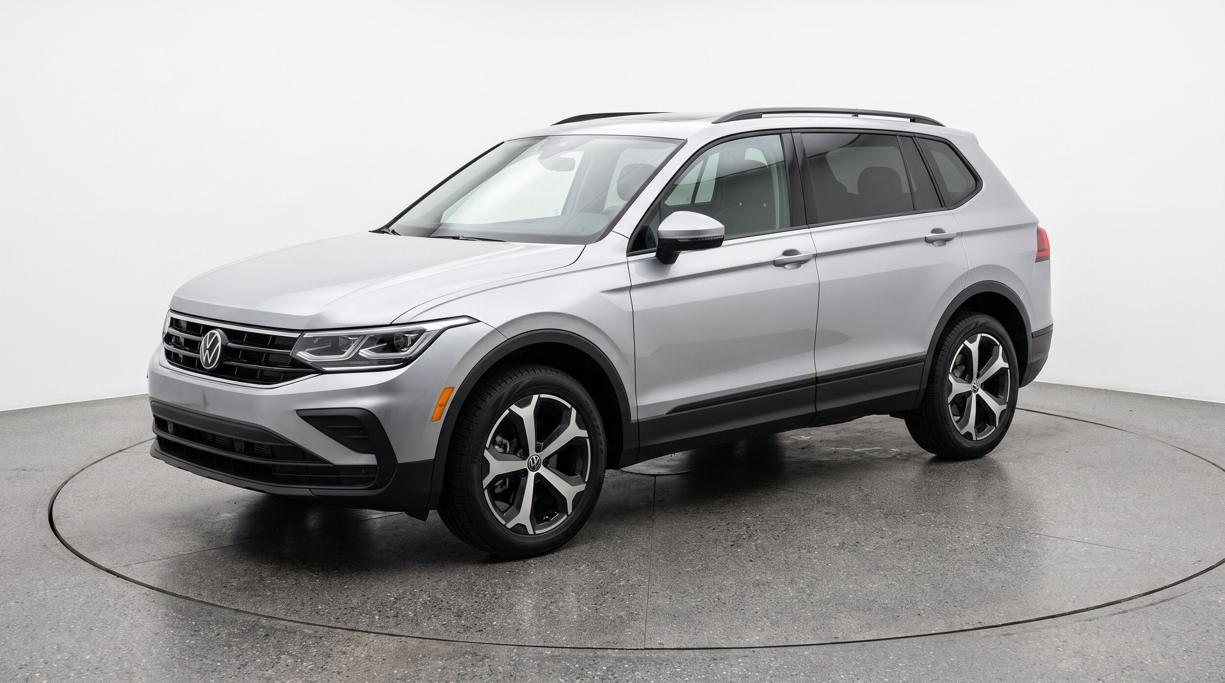 Thumbnail: 2026 Volkswagen Tiguan - 3