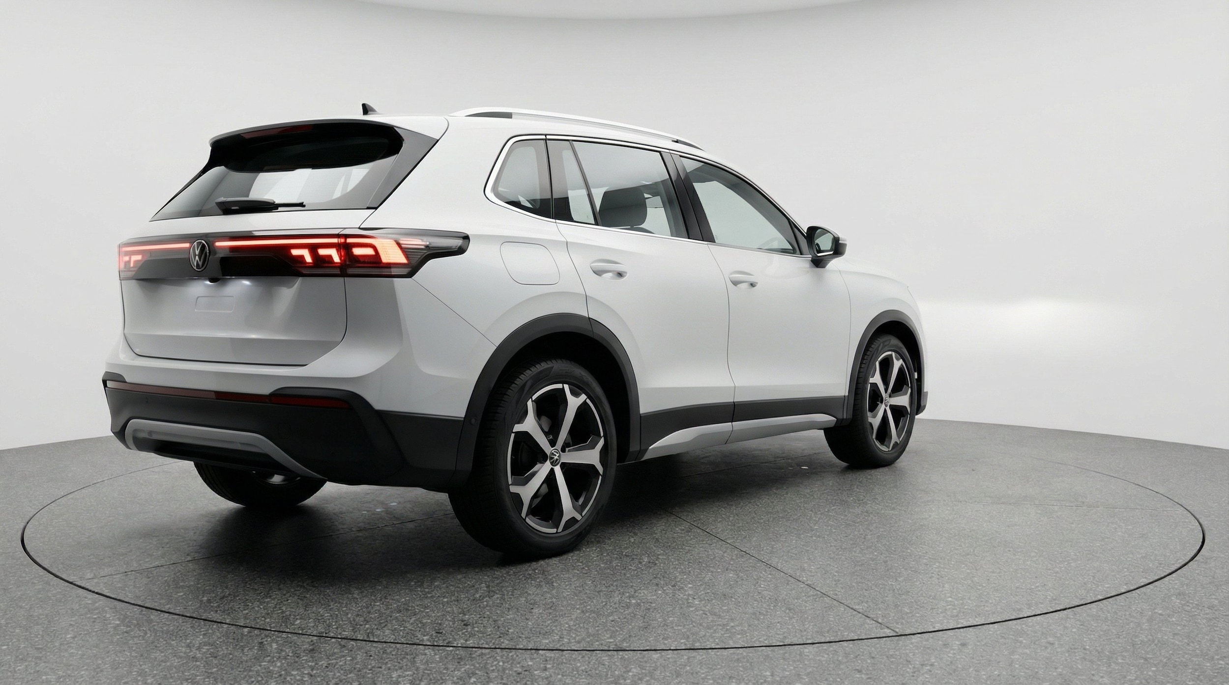 Thumbnail: 2026 Volkswagen Tiguan - 9