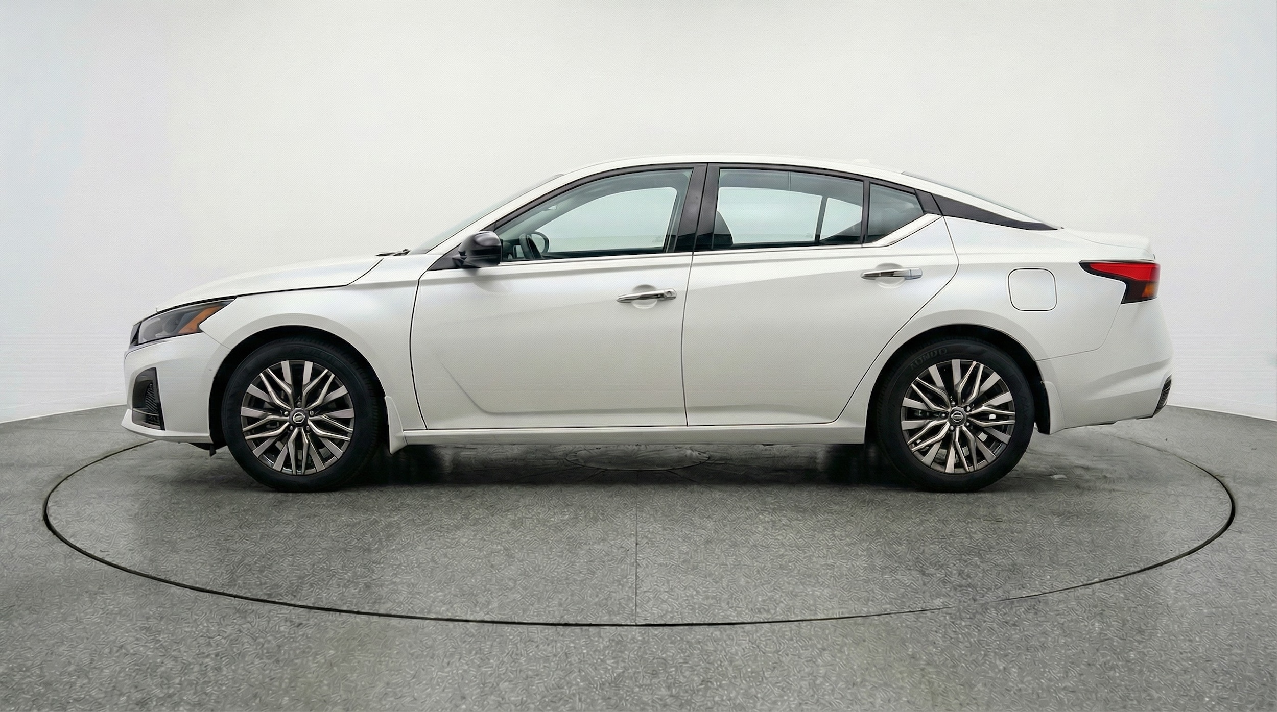 Thumbnail: 2025 Nissan Altima - 4