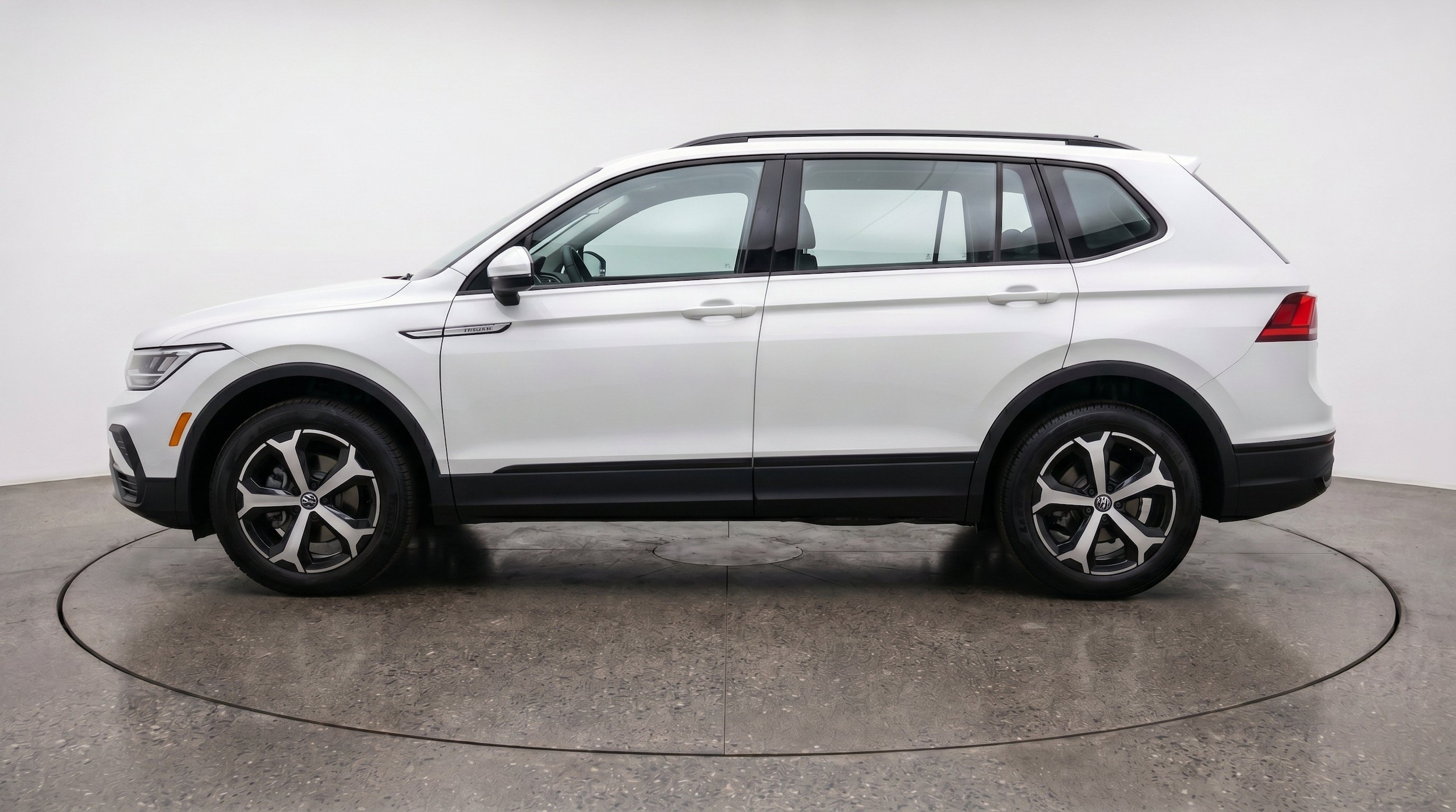 Thumbnail: 2026 Volkswagen Tiguan - 5