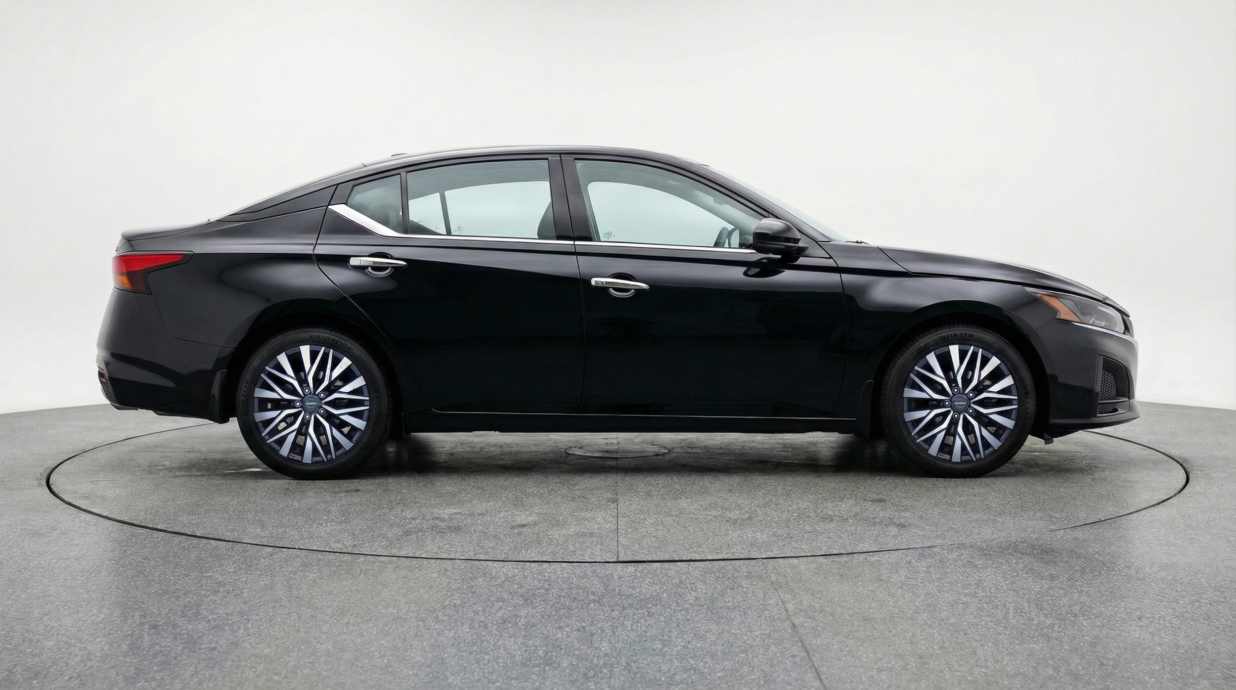 Thumbnail: 2025 Nissan Altima - 8