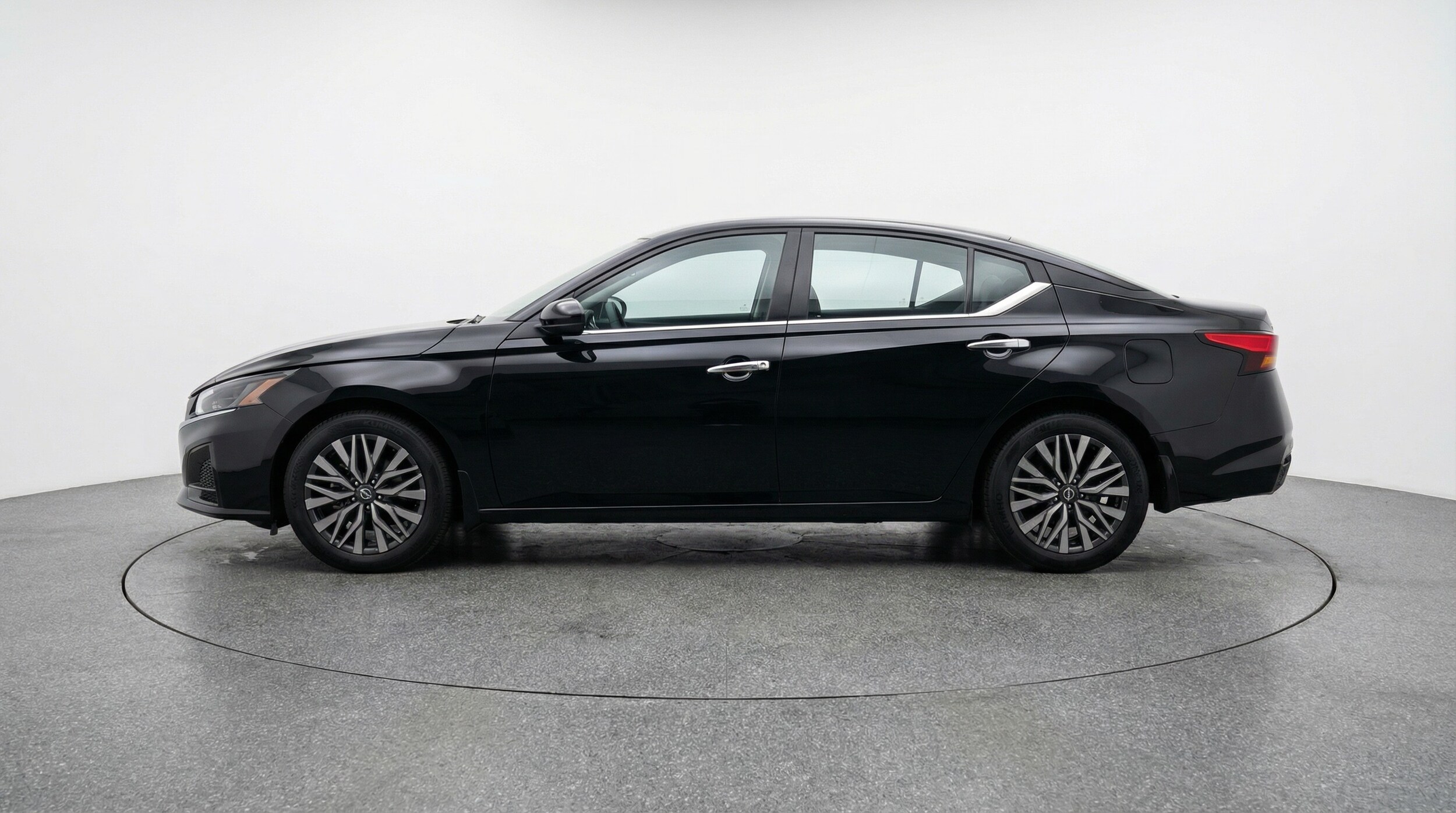 Thumbnail: 2025 Nissan Altima - 4