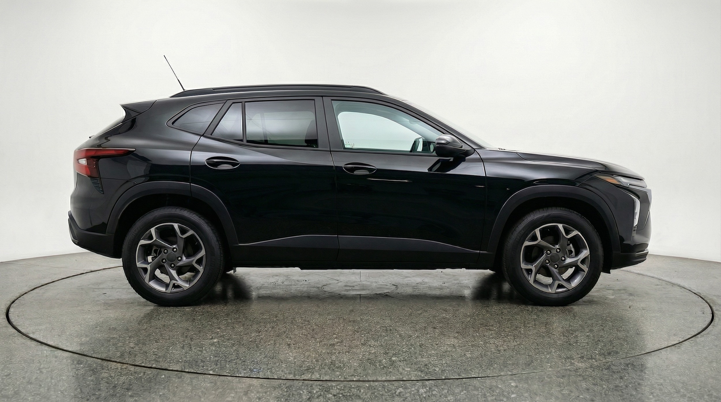 Thumbnail: 2025 Chevrolet Trax - 8