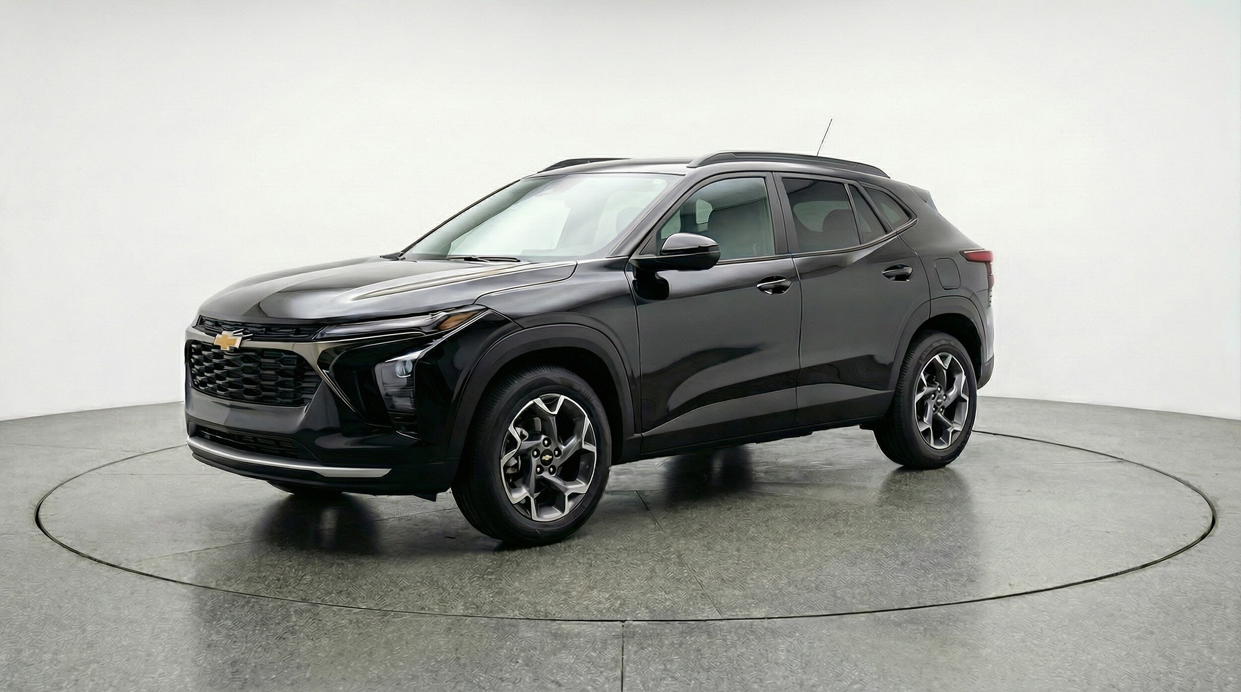 Thumbnail: 2025 Chevrolet Trax - 3