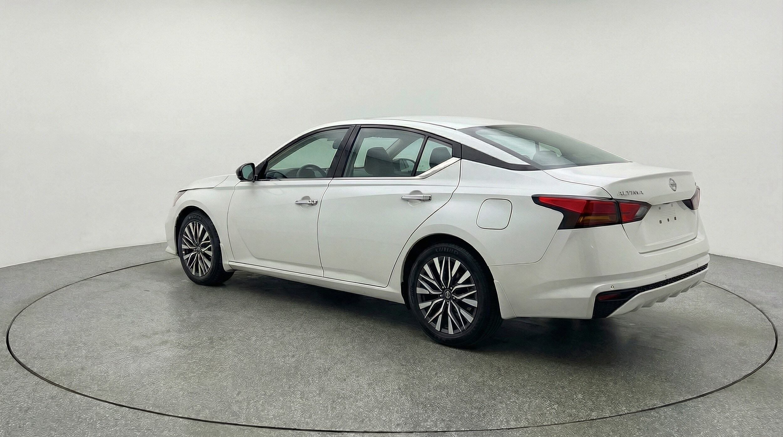 Thumbnail: 2025 Nissan Altima - 5