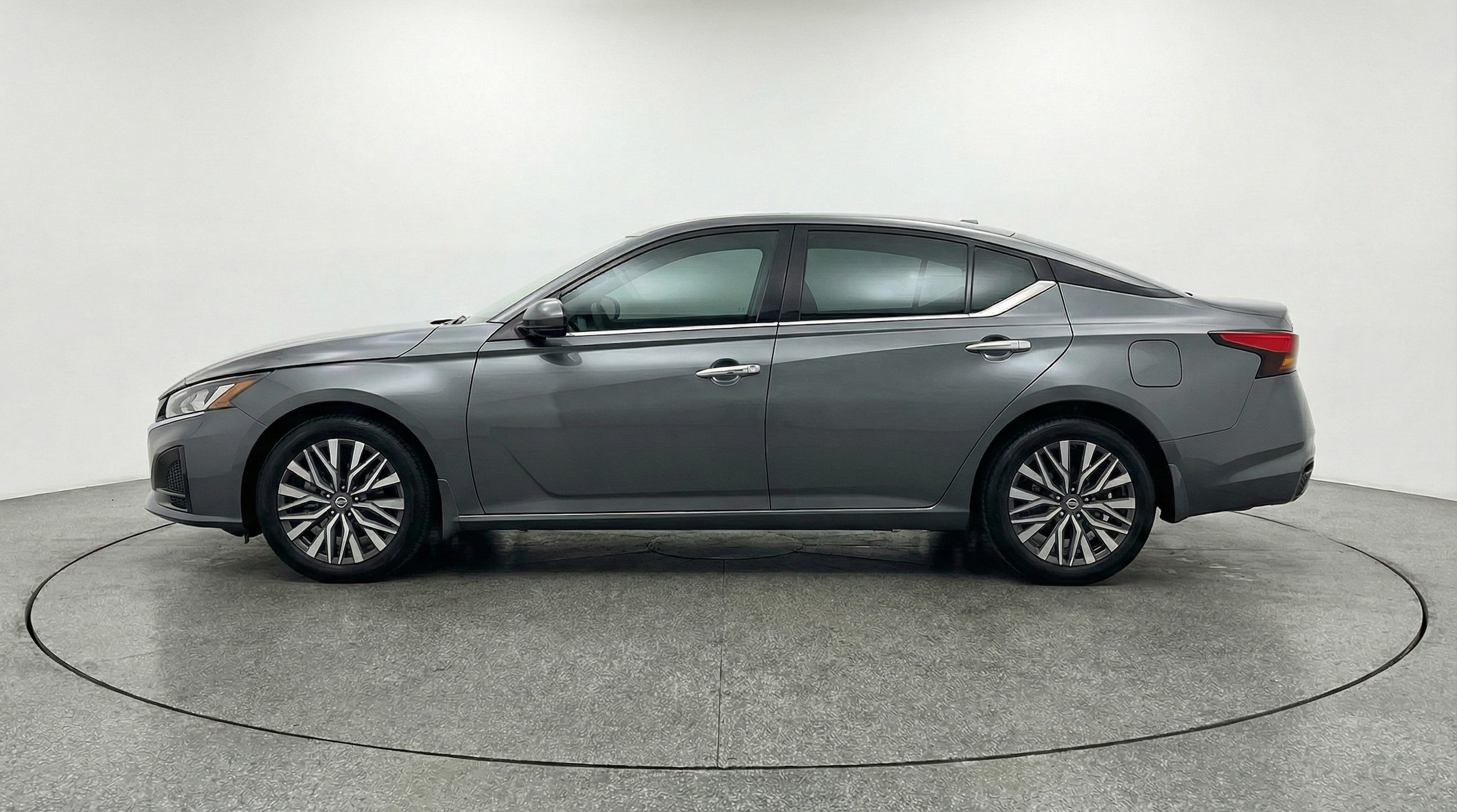 Thumbnail: 2025 Nissan Altima - 8