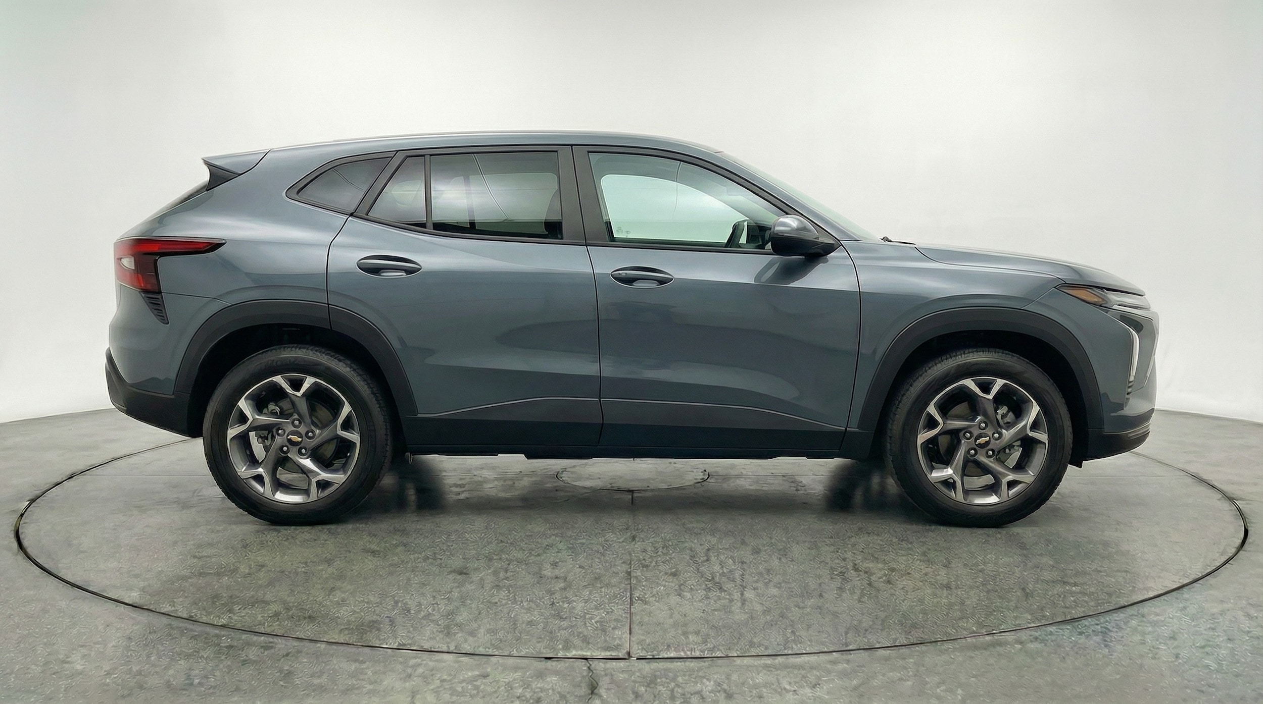 Thumbnail: 2025 Chevrolet Trax - 8