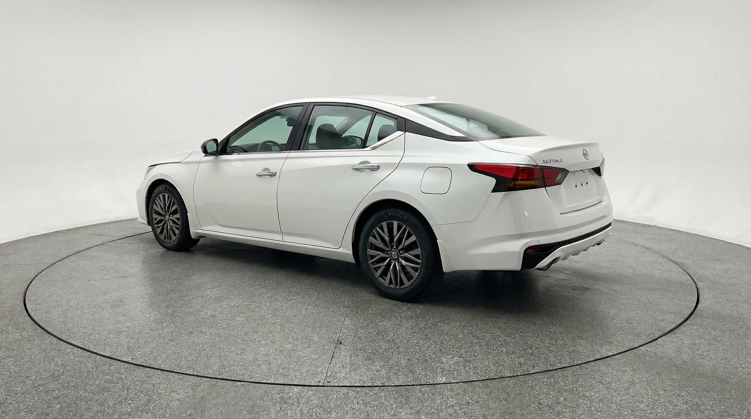 Thumbnail: 2025 Nissan Altima - 5