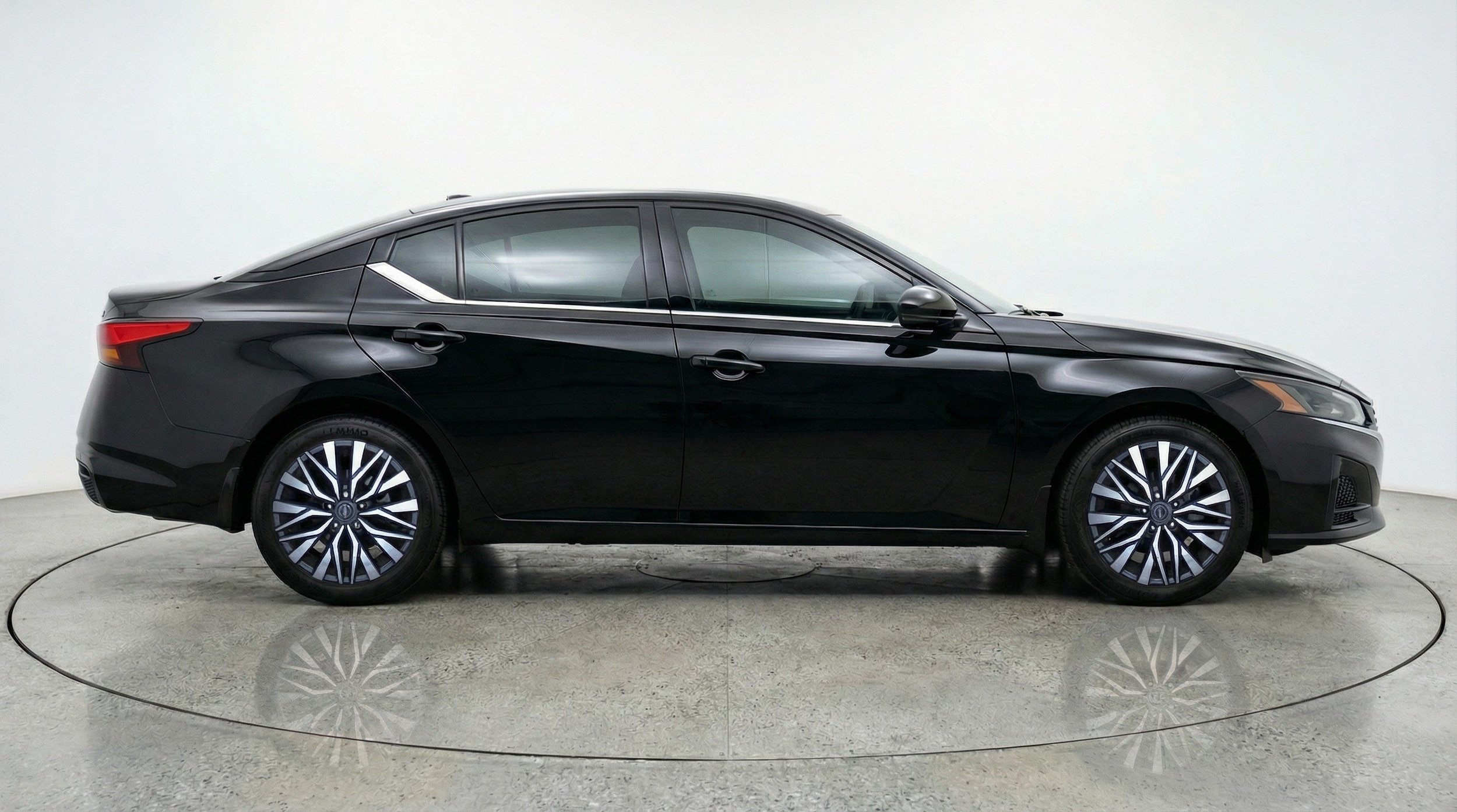 Thumbnail: 2025 Nissan Altima - 8