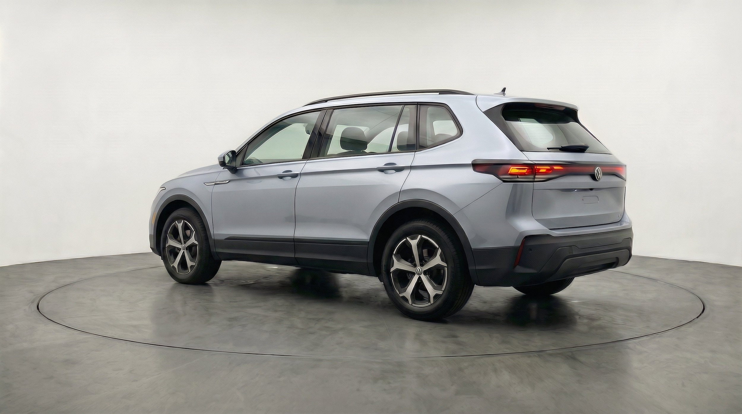 Thumbnail: 2026 Volkswagen Tiguan - 6