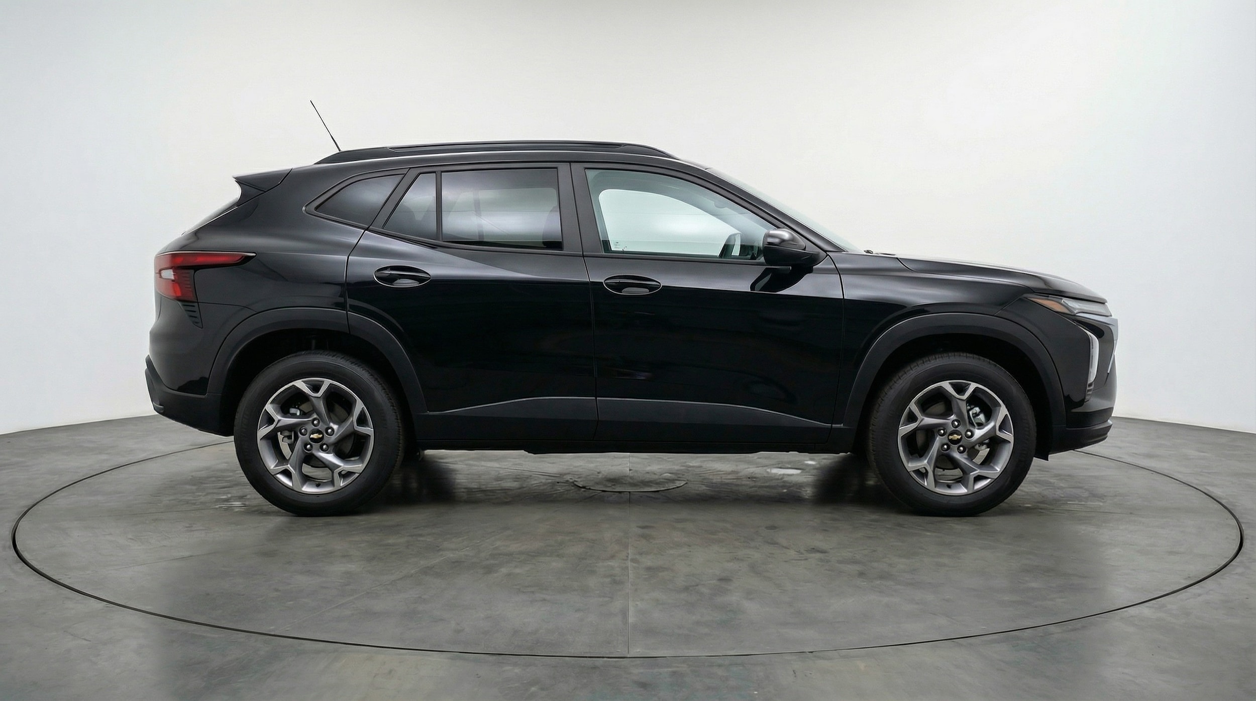 Thumbnail: 2025 Chevrolet Trax - 8