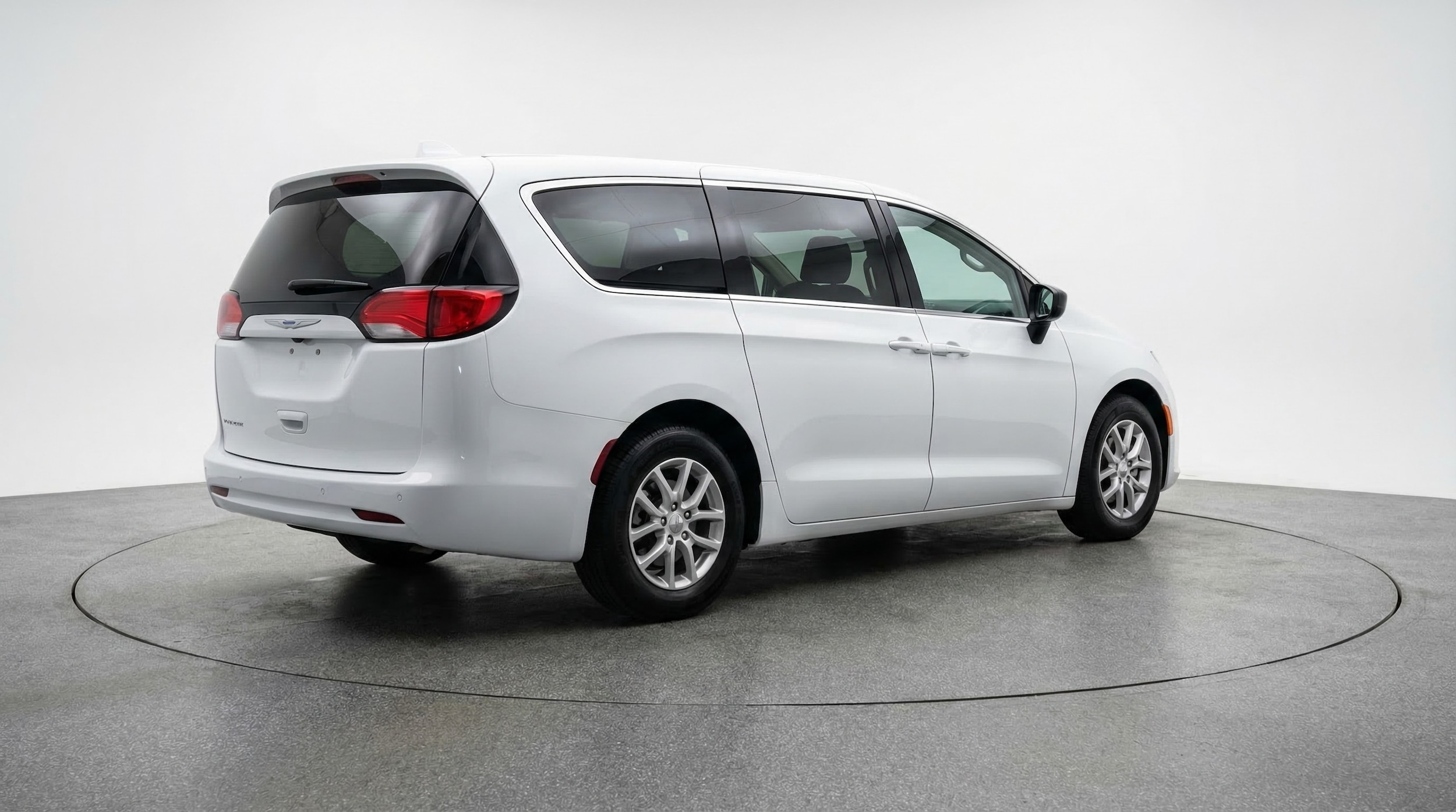 Thumbnail: 2024 Chrysler Voyager - 7