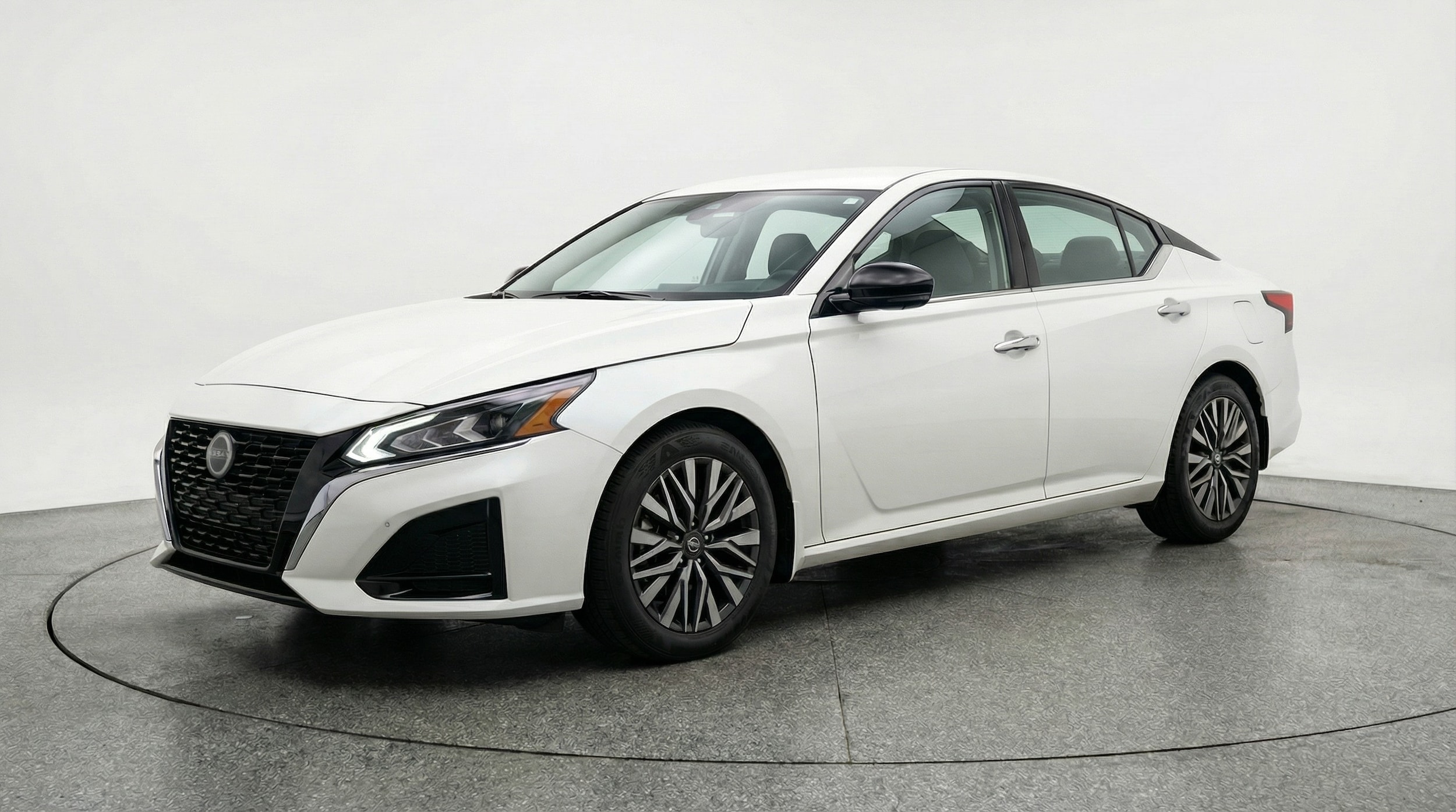 Thumbnail: 2025 Nissan Altima - 3