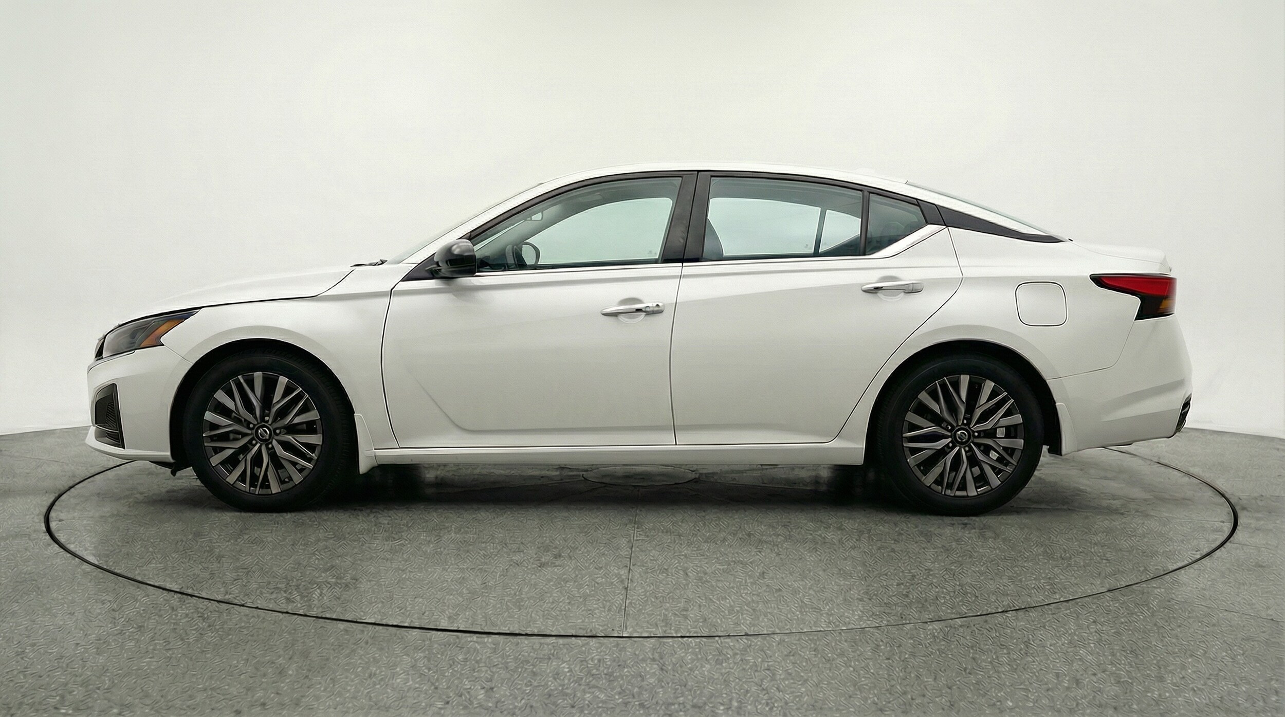 Thumbnail: 2025 Nissan Altima - 4