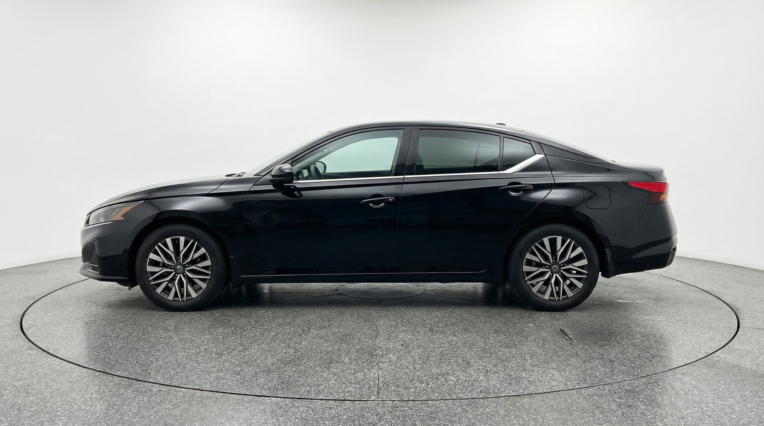 Thumbnail: 2025 Nissan Altima - 4