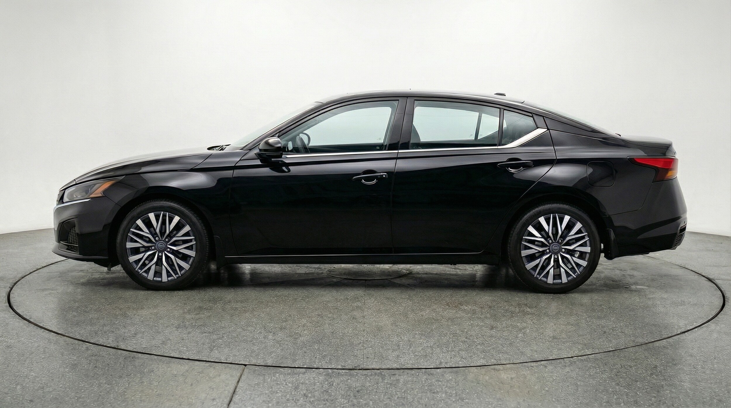 Thumbnail: 2025 Nissan Altima - 4