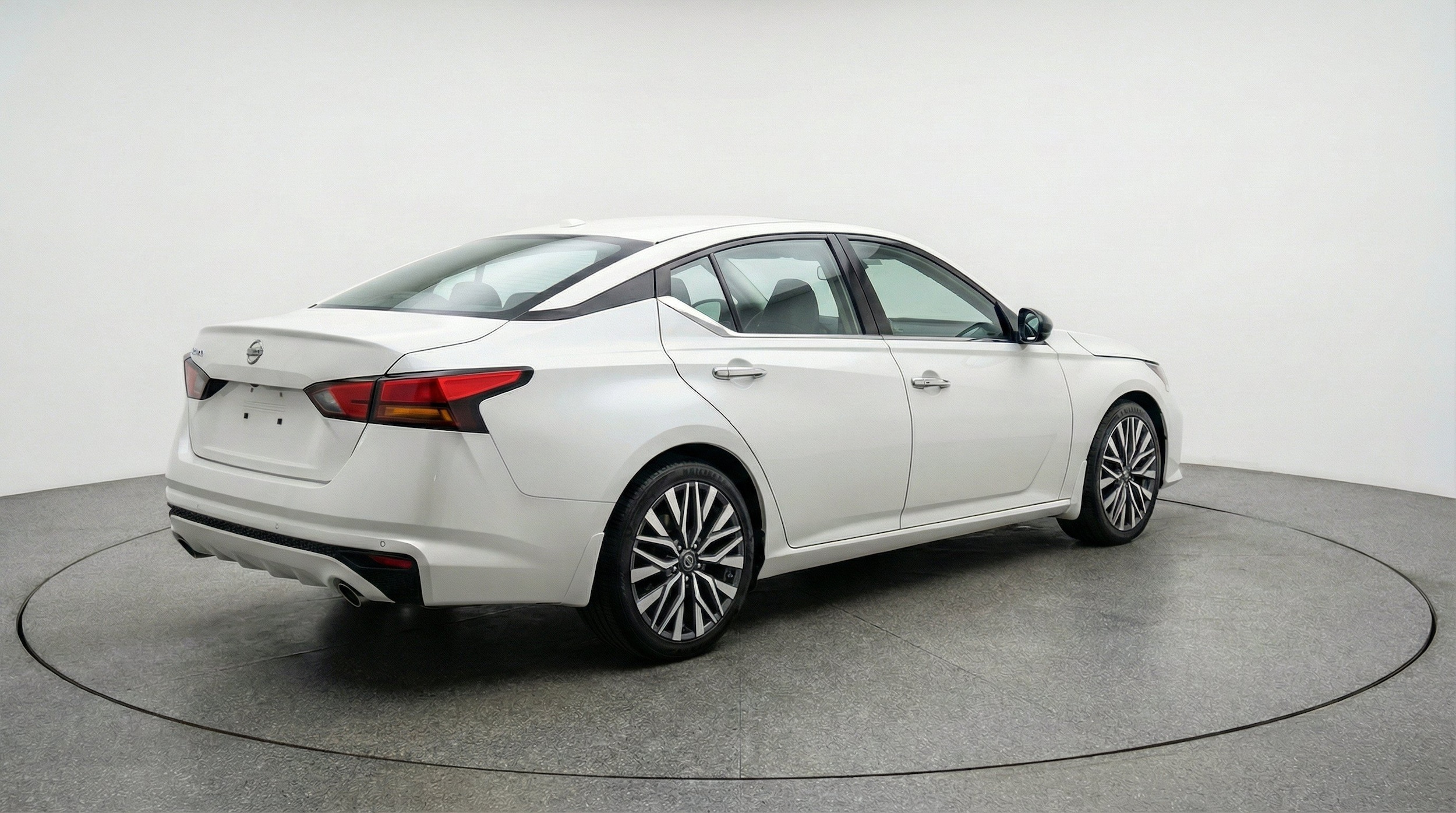 Thumbnail: 2025 Nissan Altima - 9