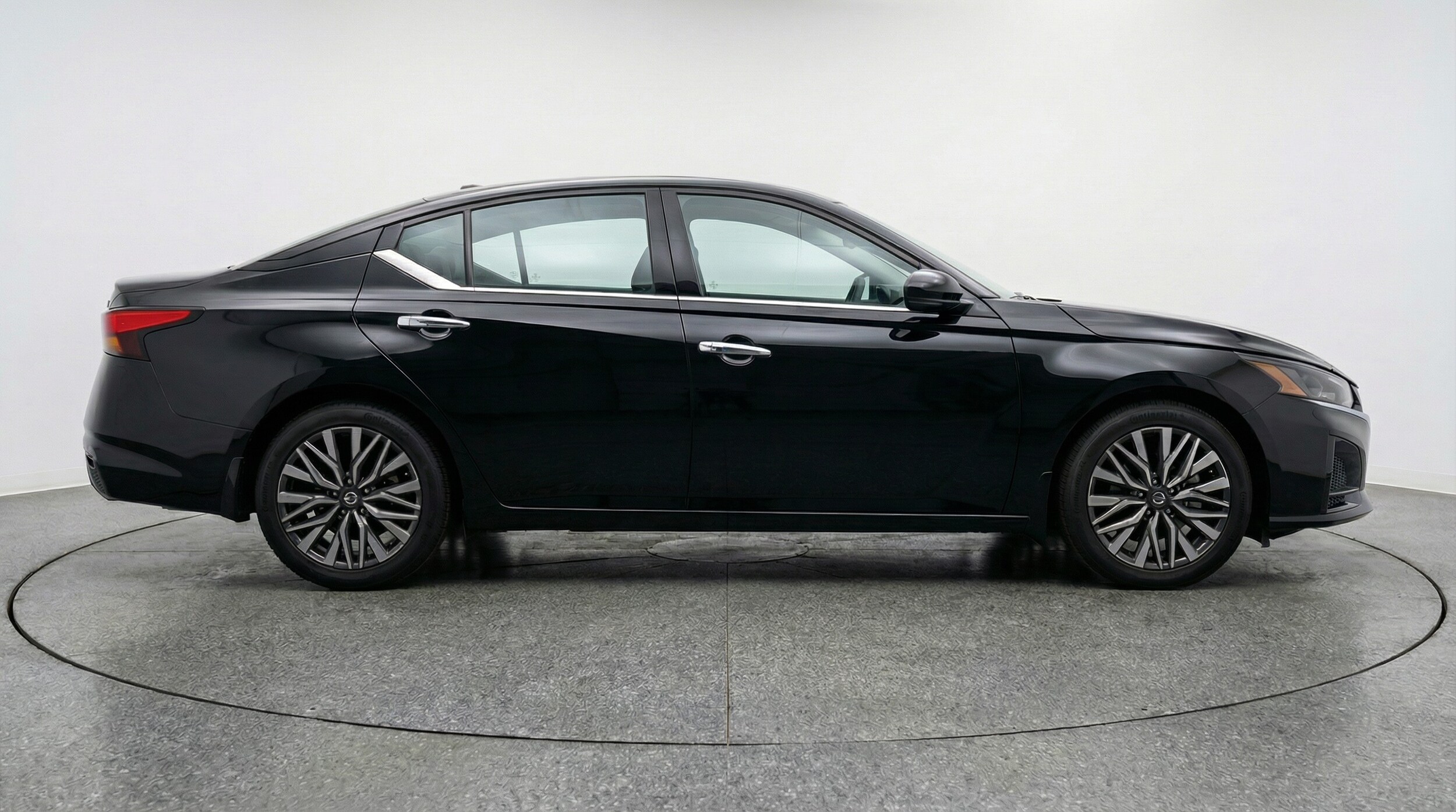 Thumbnail: 2025 Nissan Altima - 8