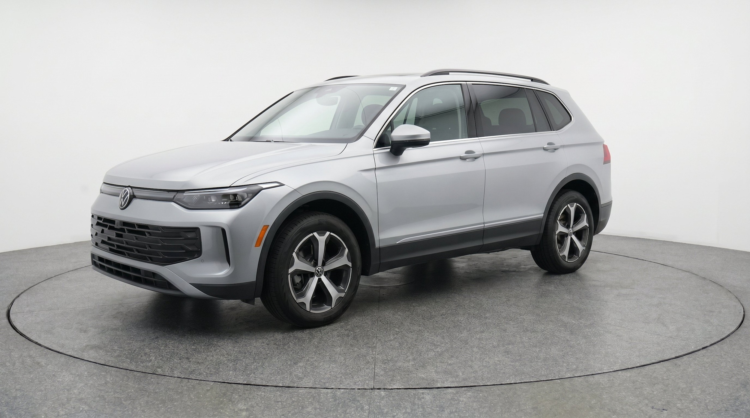 Thumbnail: 2026 Volkswagen Tiguan - 3