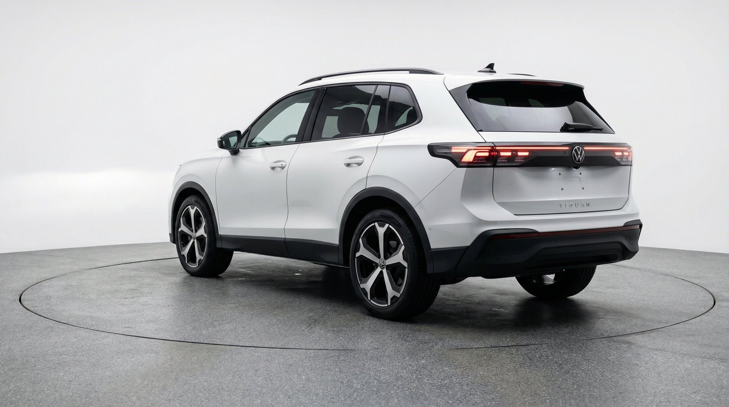 Thumbnail: 2026 Volkswagen Tiguan - 6