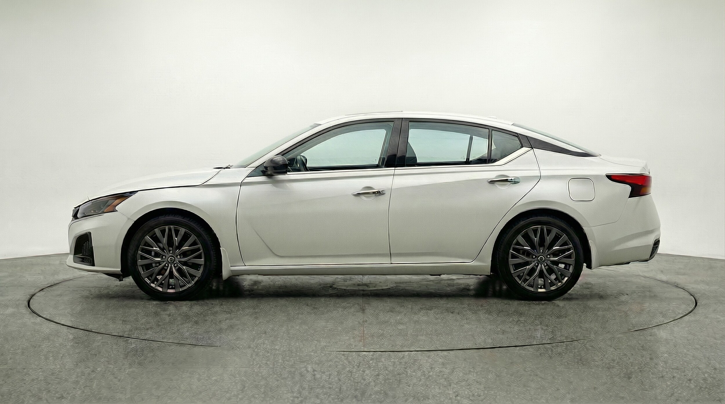 Thumbnail: 2025 Nissan Altima - 4