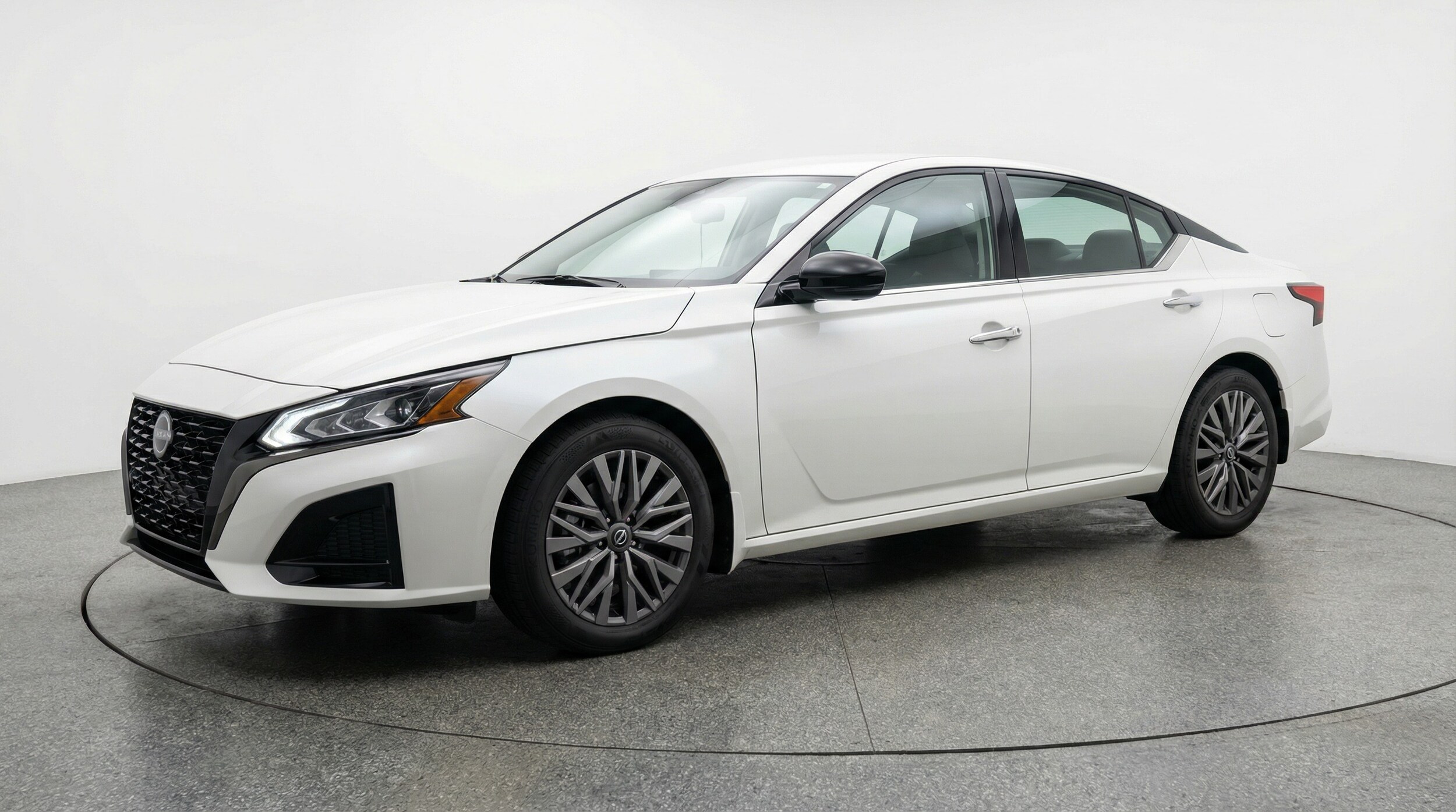 Thumbnail: 2025 Nissan Altima - 3