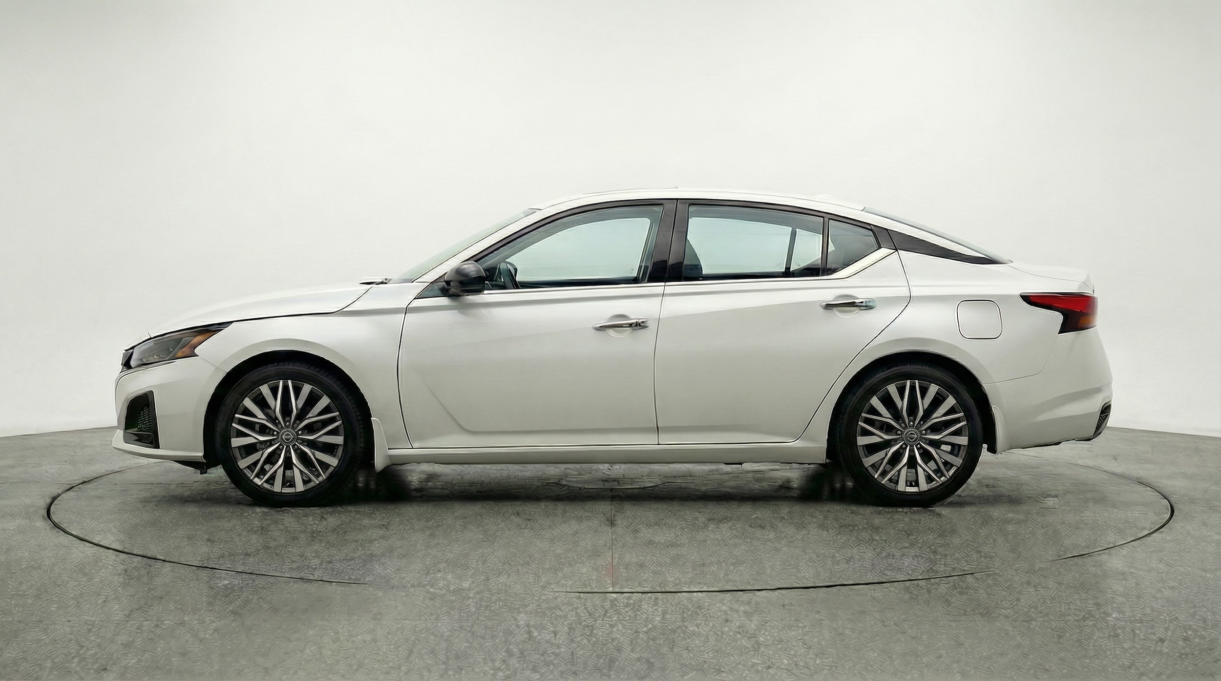 Thumbnail: 2025 Nissan Altima - 4