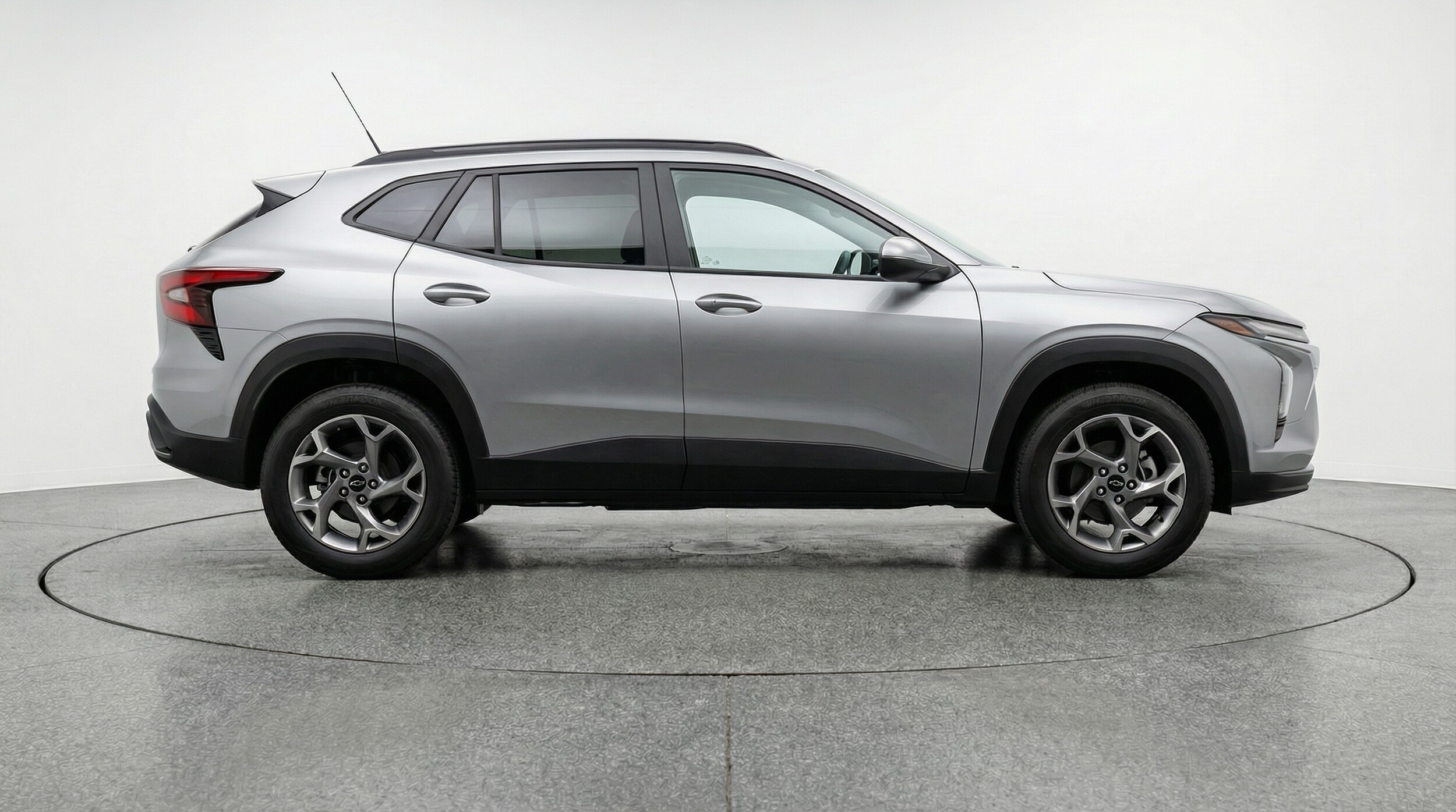 Thumbnail: 2025 Chevrolet Trax - 8