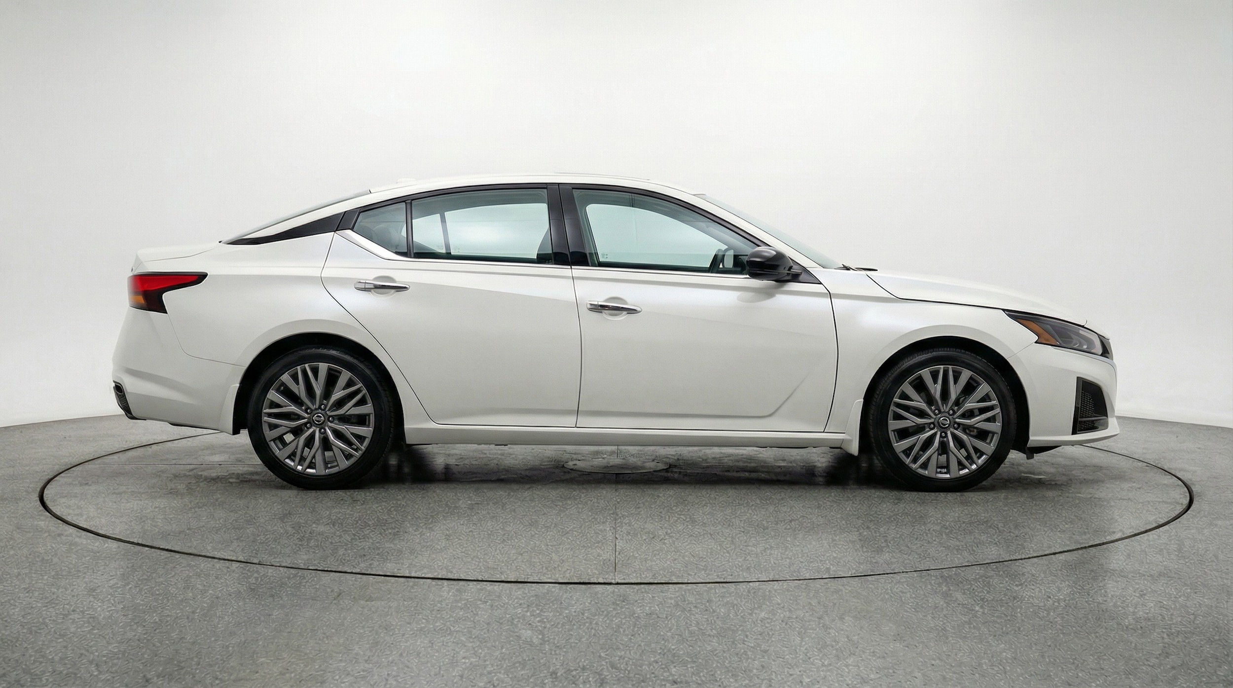 Thumbnail: 2025 Nissan Altima - 11