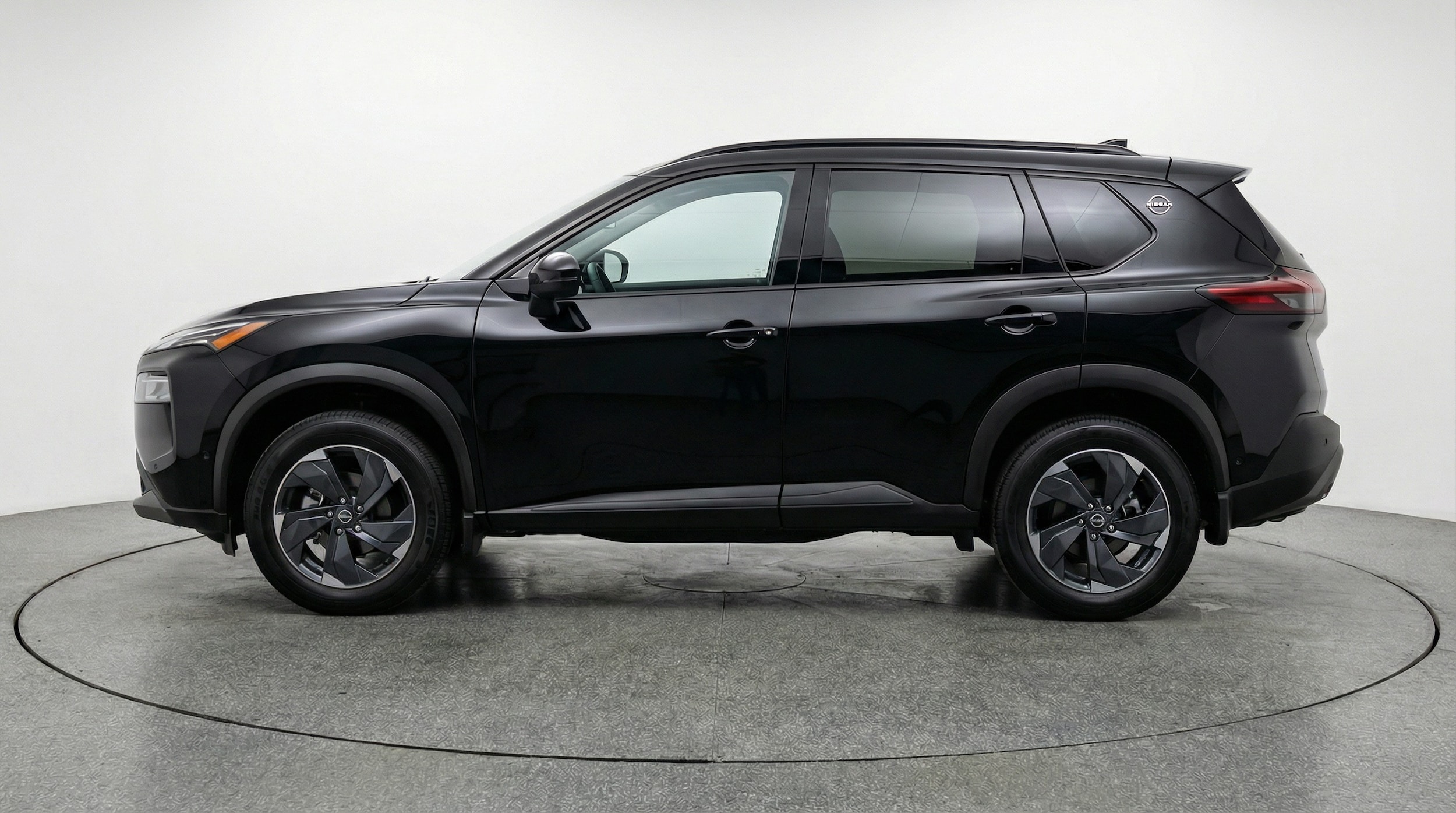 Thumbnail: 2025 Nissan Rogue - 4