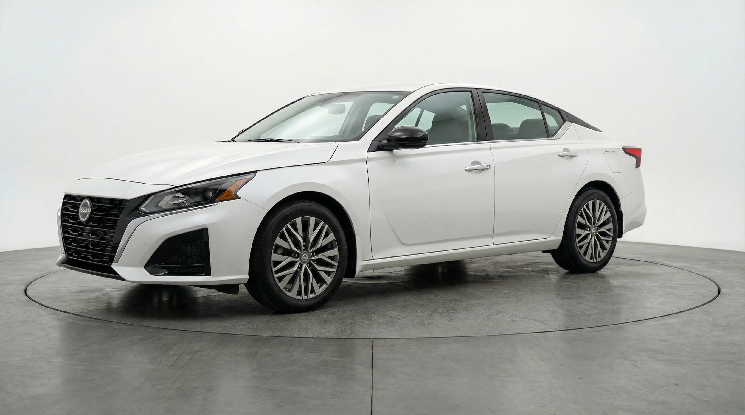 Thumbnail: 2025 Nissan Altima - 3