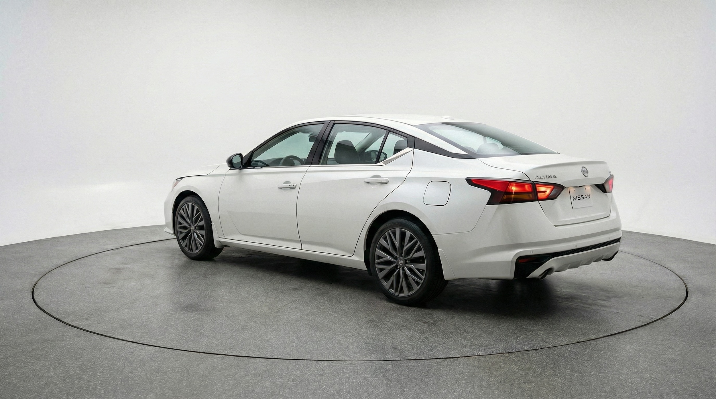 Thumbnail: 2025 Nissan Altima - 5