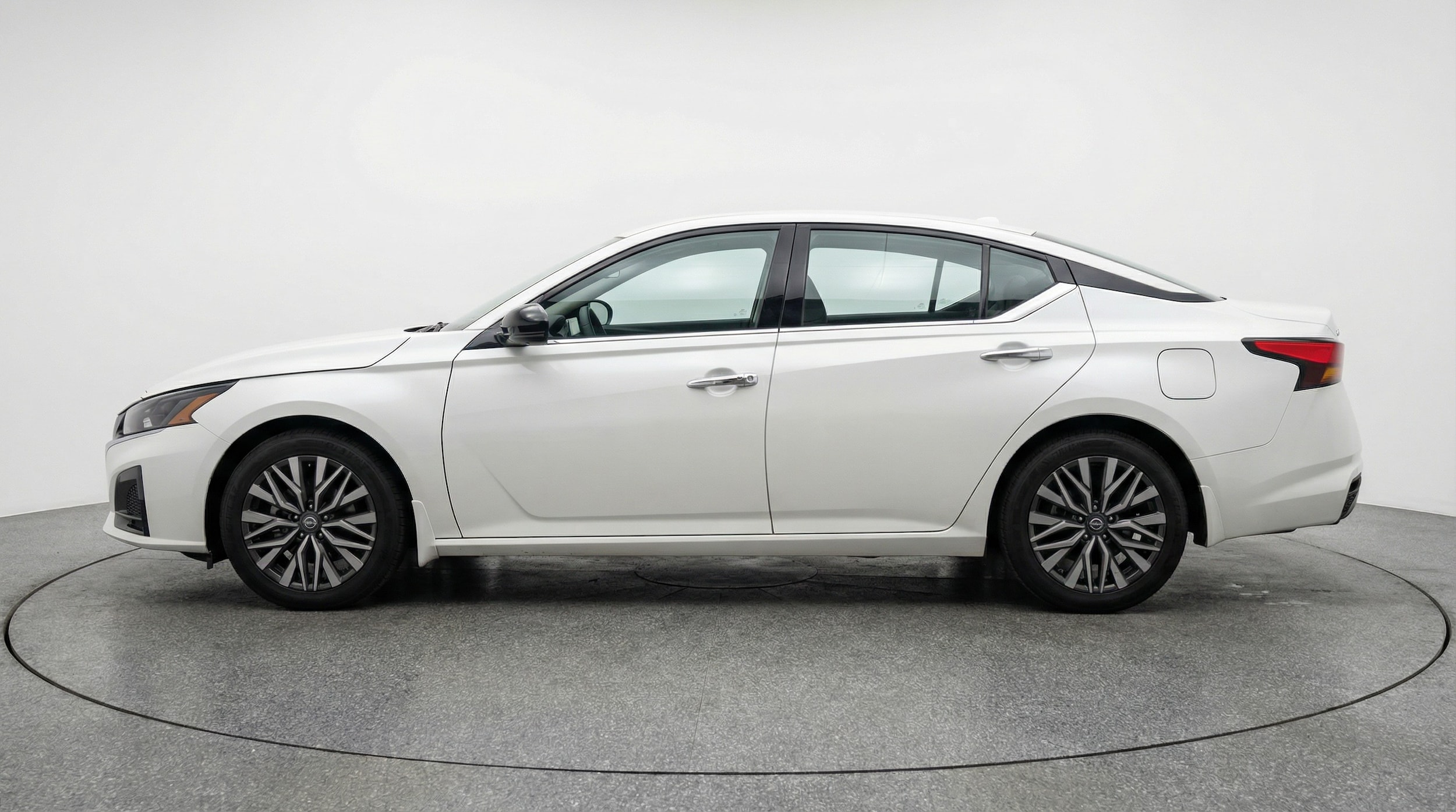 Thumbnail: 2025 Nissan Altima - 4