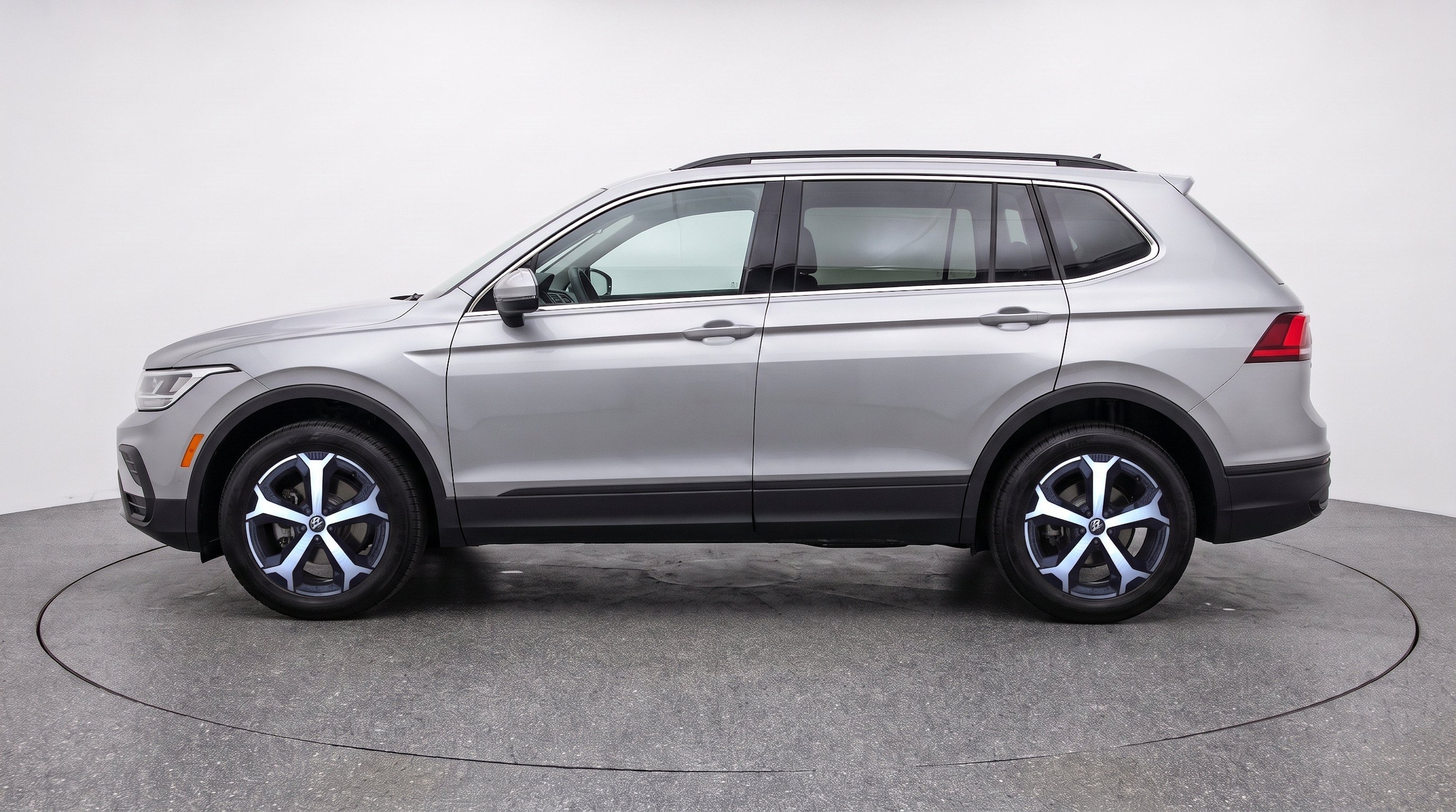 Thumbnail: 2026 Volkswagen Tiguan - 5