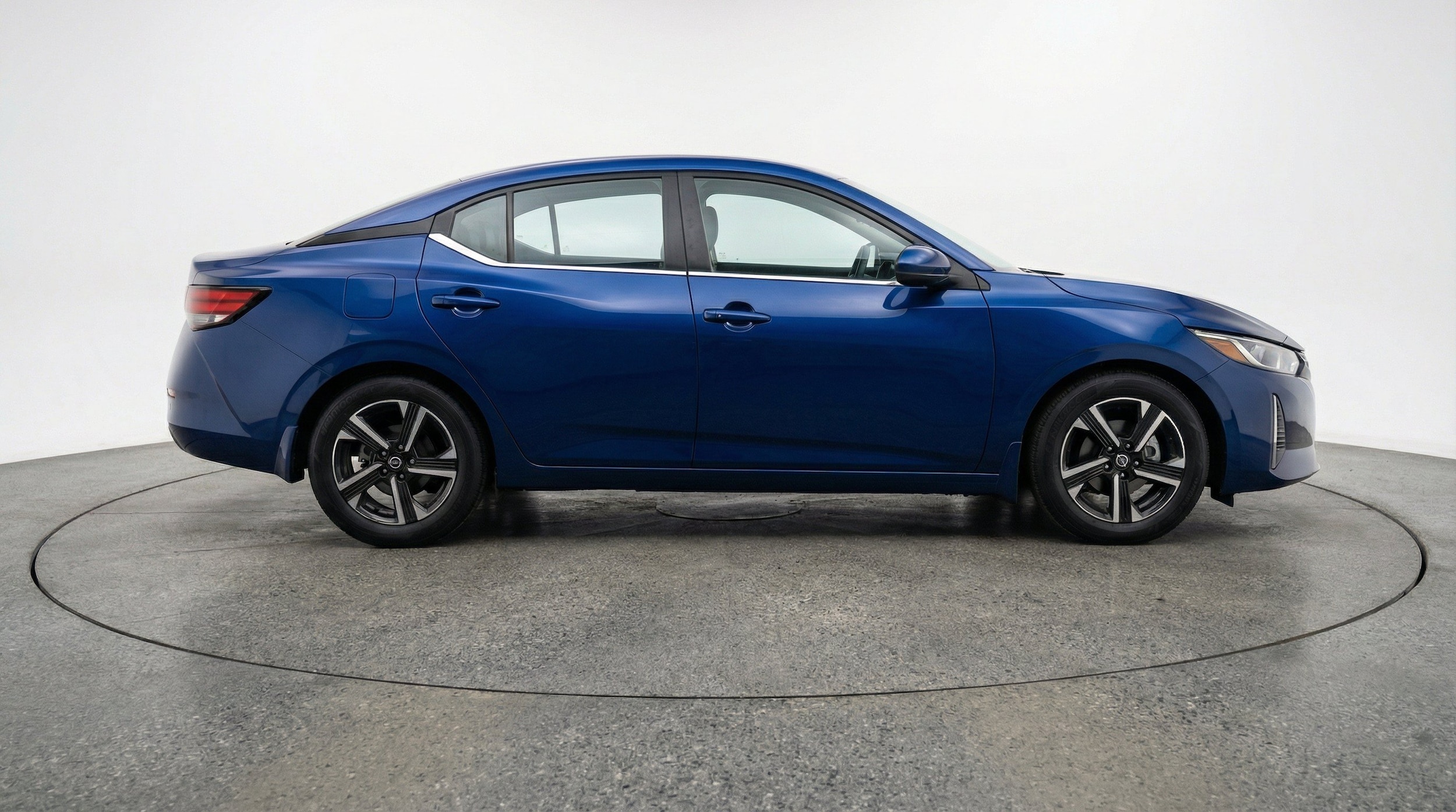 Thumbnail: 2025 Nissan Sentra - 10