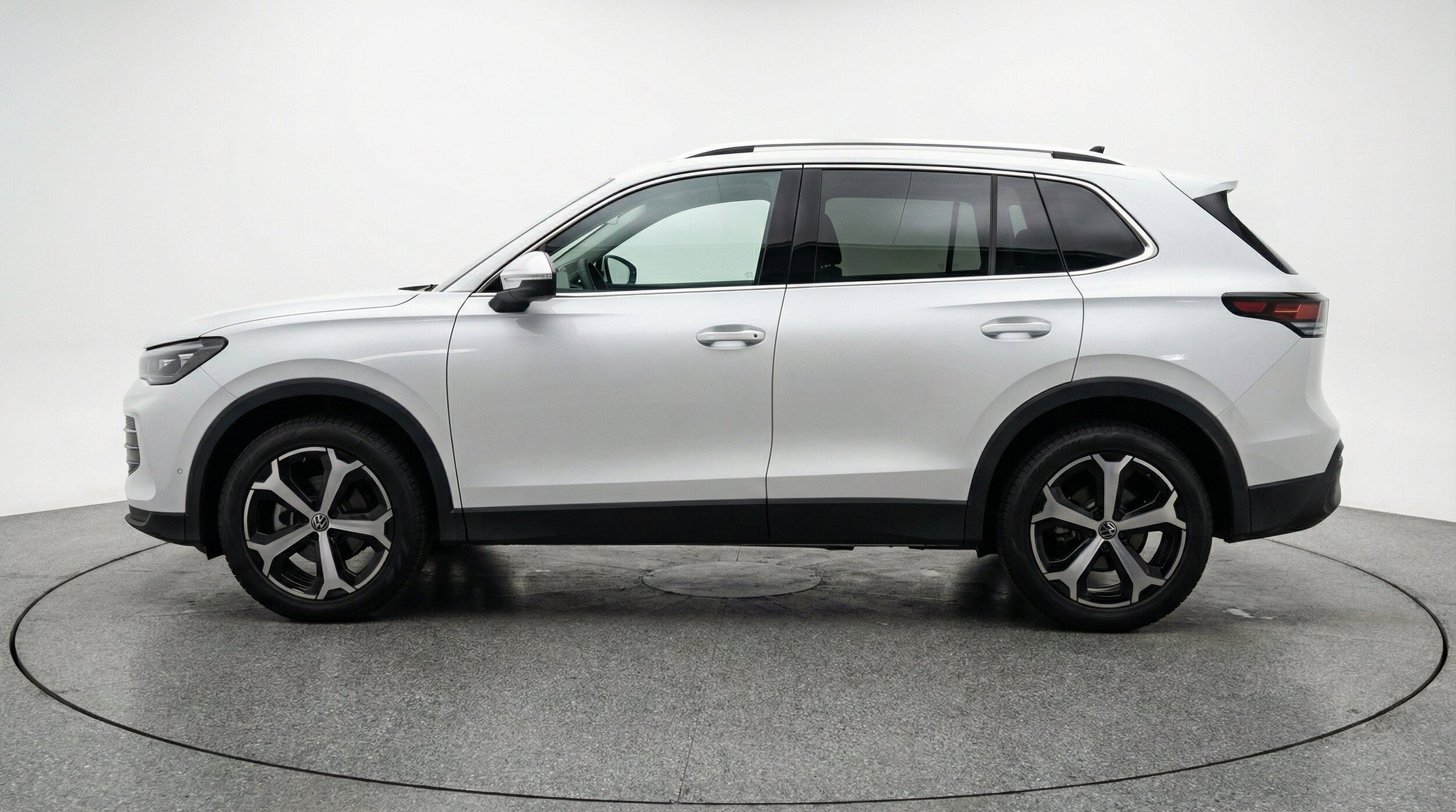 Thumbnail: 2026 Volkswagen Tiguan - 5