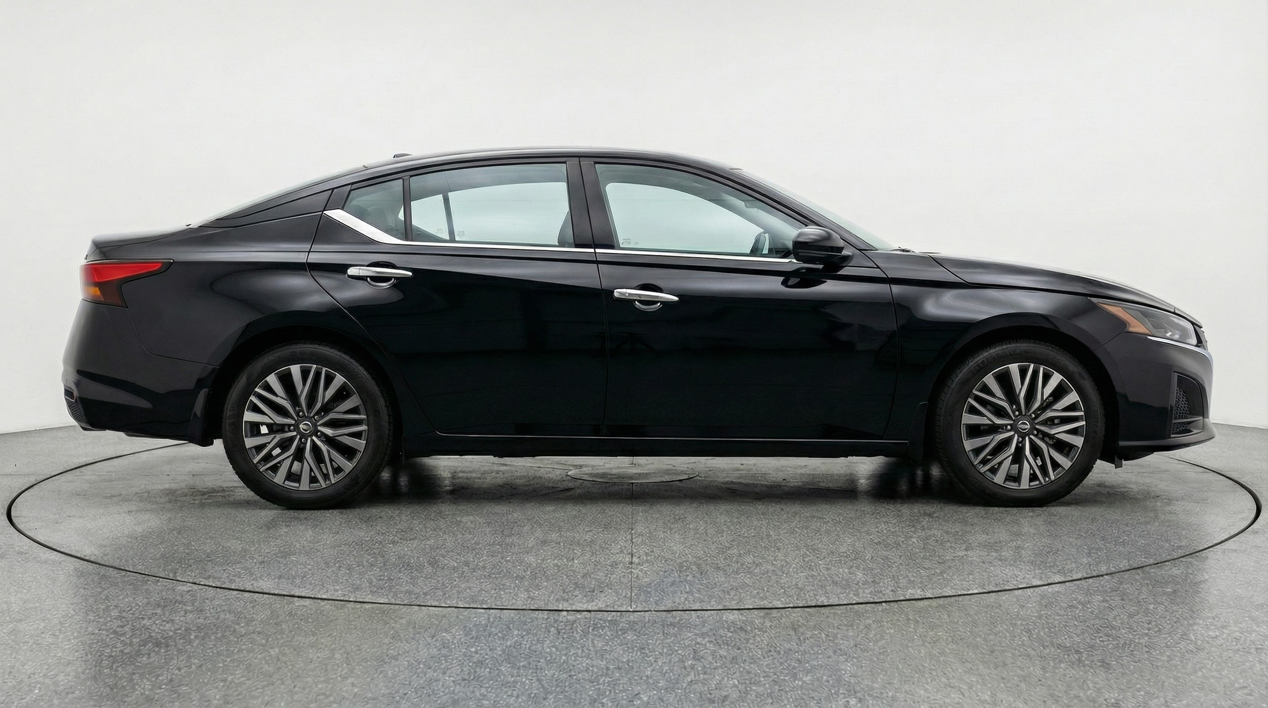 Thumbnail: 2025 Nissan Altima - 8