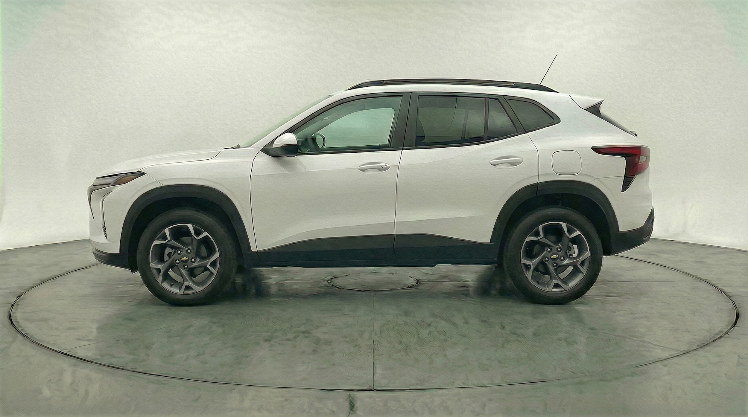 Thumbnail: 2025 Chevrolet Trax - 4