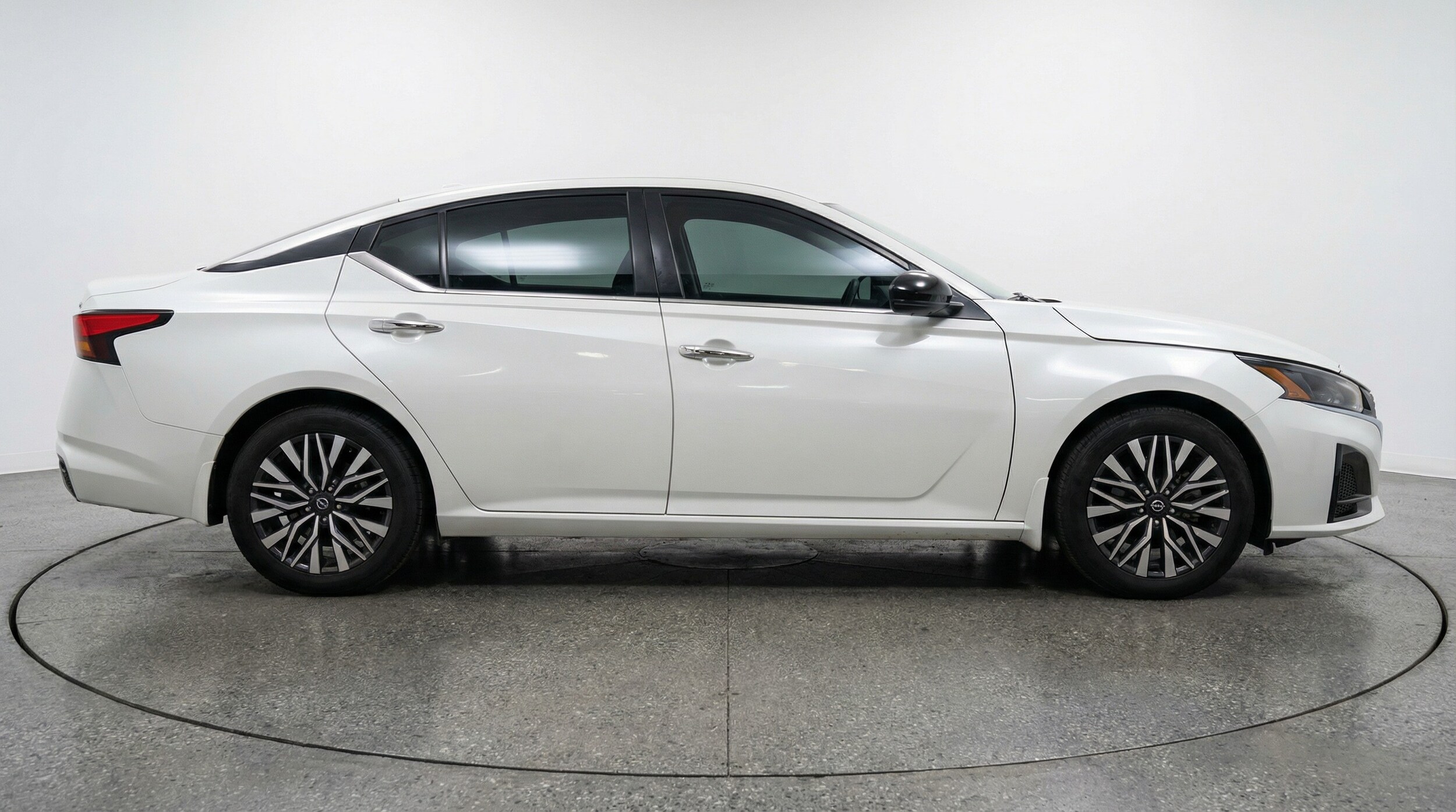 Thumbnail: 2025 Nissan Altima - 8