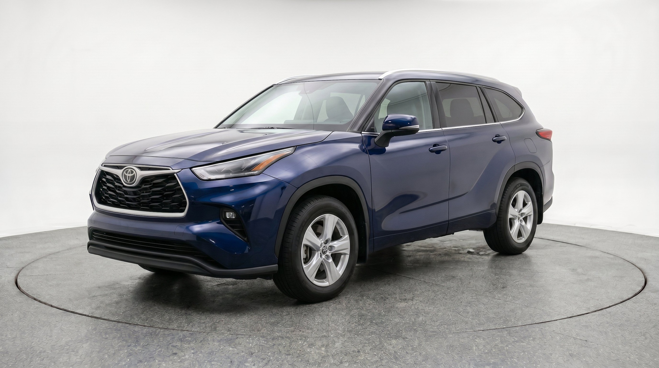 Thumbnail: 2025 Toyota Highlander - 3