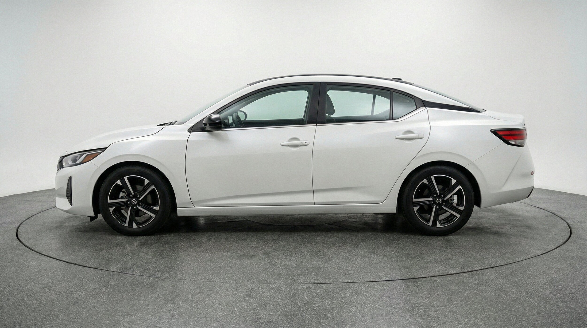 Thumbnail: 2025 Nissan Sentra - 5