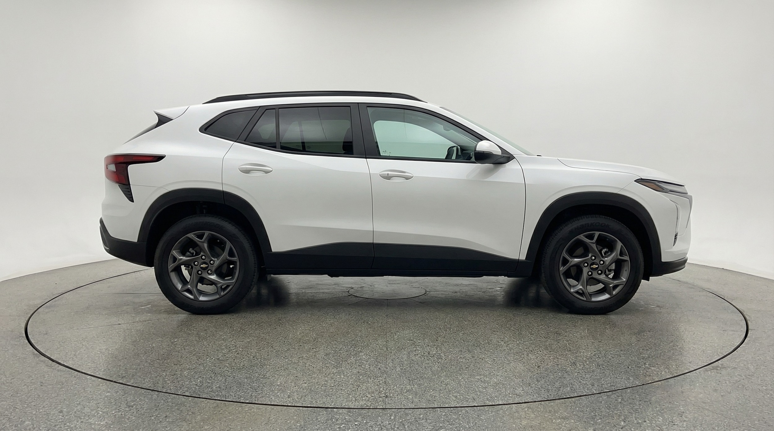 Thumbnail: 2025 Chevrolet Trax - 8
