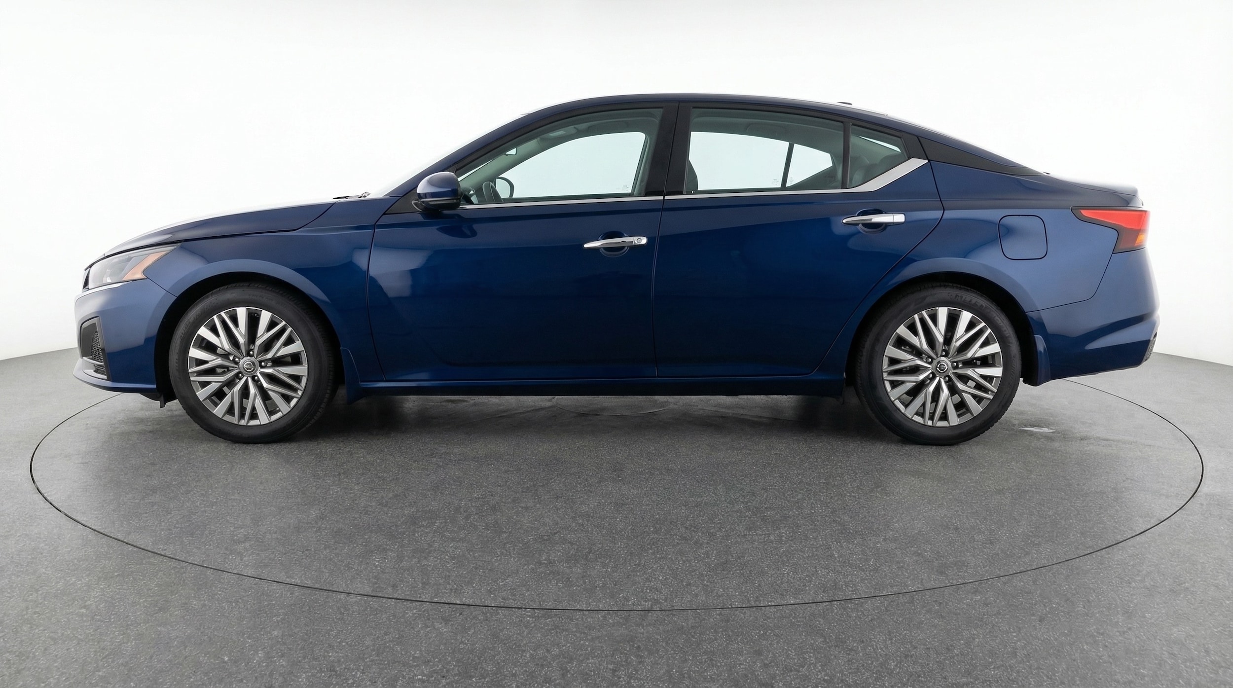 Thumbnail: 2025 Nissan Altima - 4