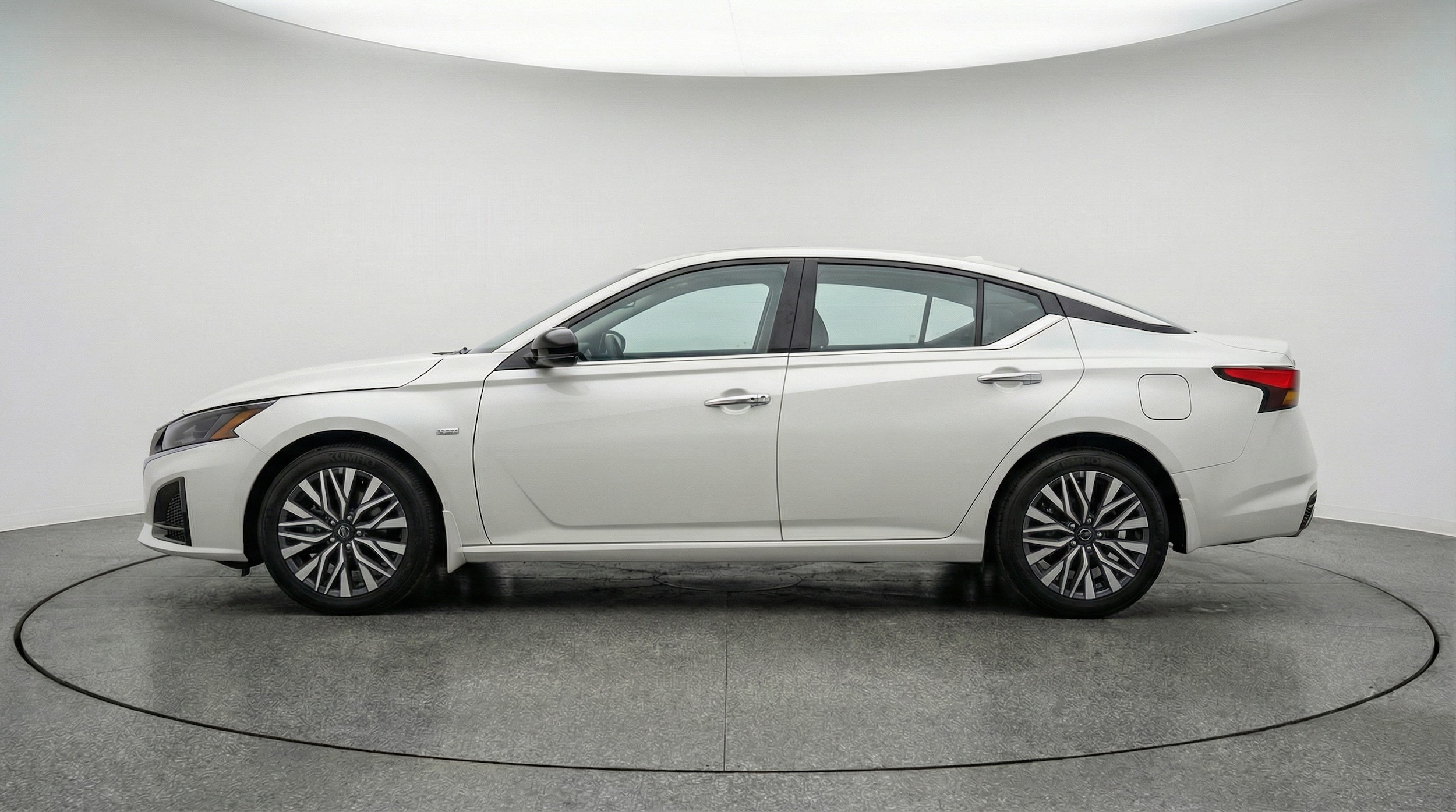 Thumbnail: 2025 Nissan Altima - 4